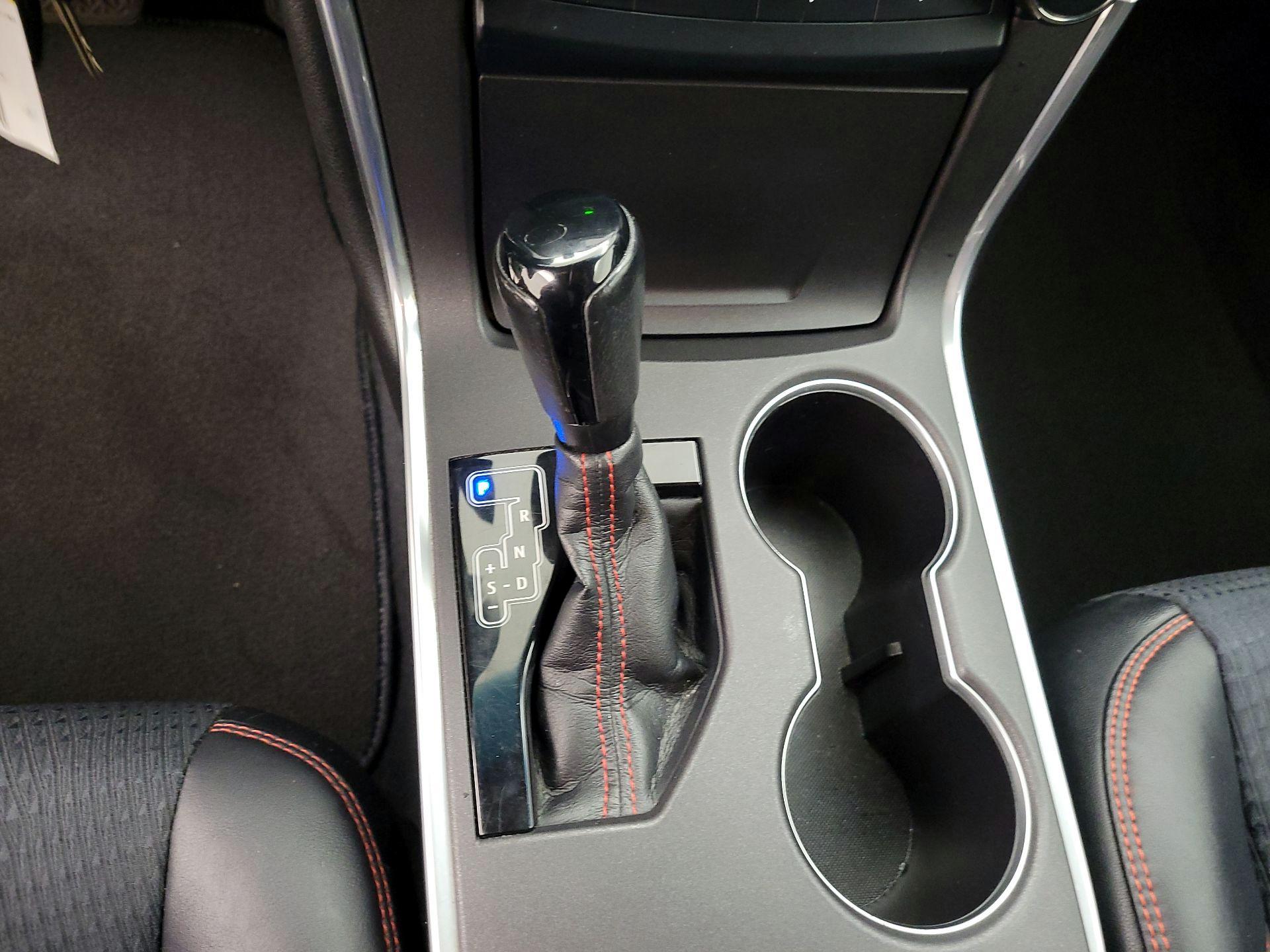 Thumbnail: 2015 Toyota Camry - 16