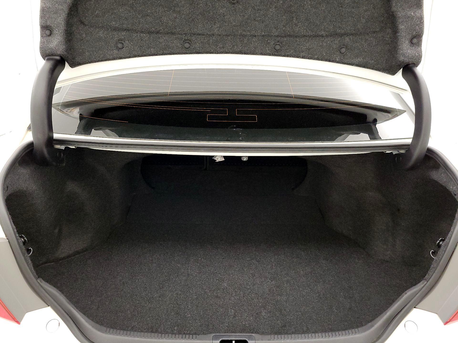 Thumbnail: 2015 Toyota Camry - 17