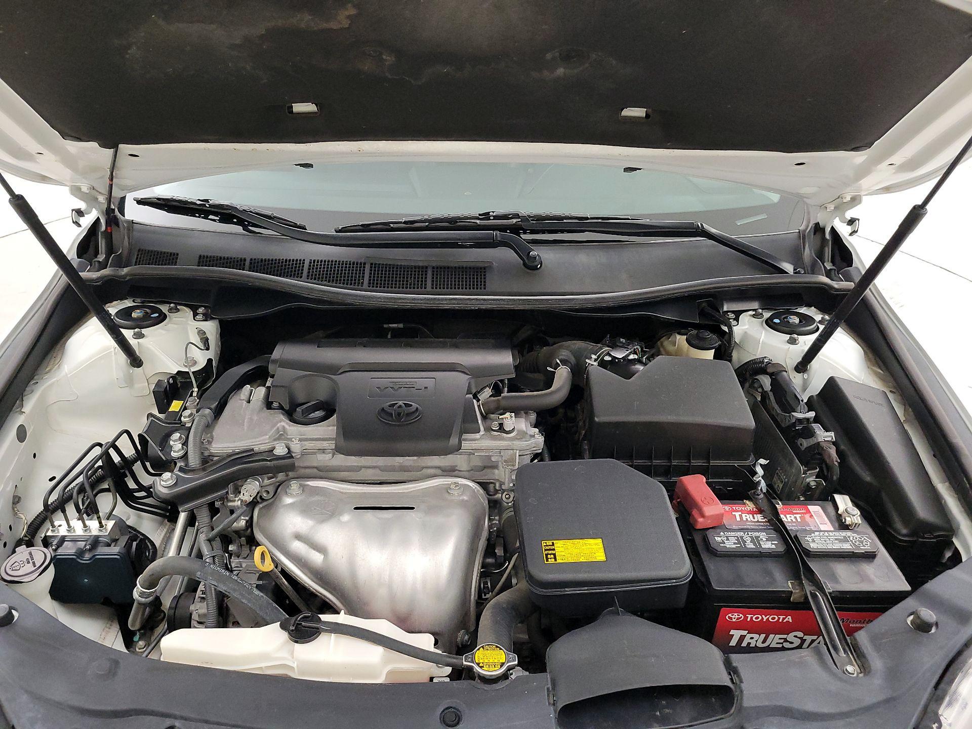 Thumbnail: 2015 Toyota Camry - 18