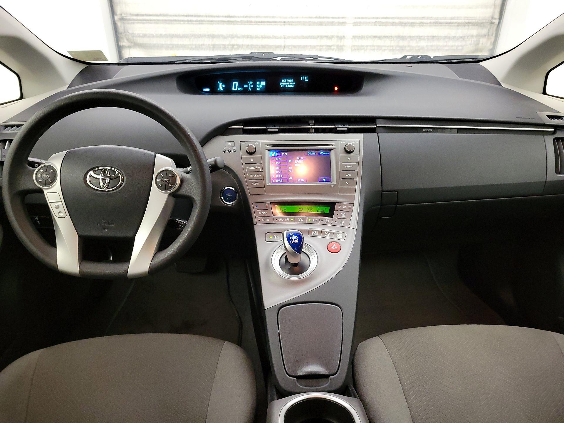 Thumbnail: 2015 Toyota Prius - 9