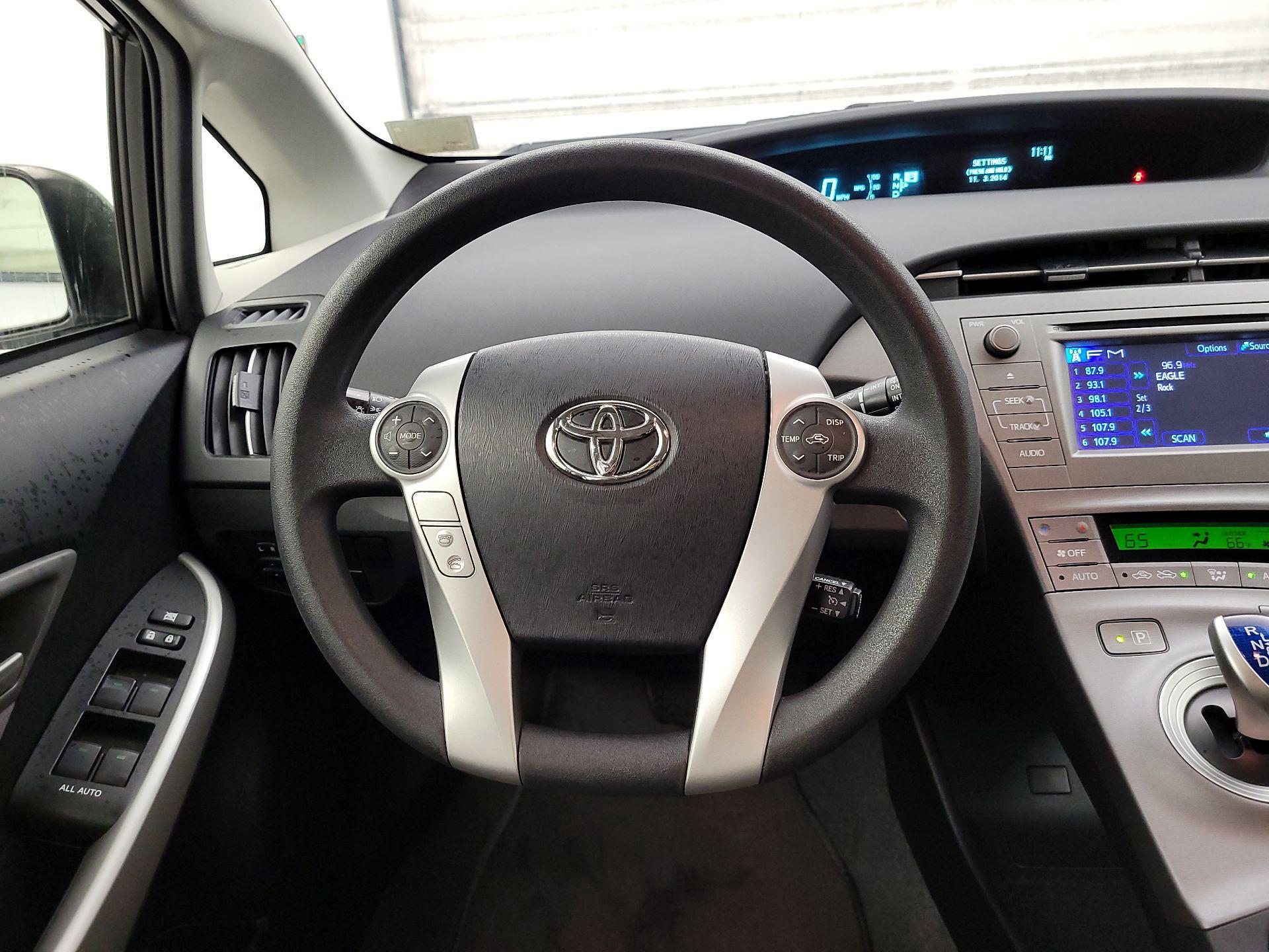 Thumbnail: 2015 Toyota Prius - 10
