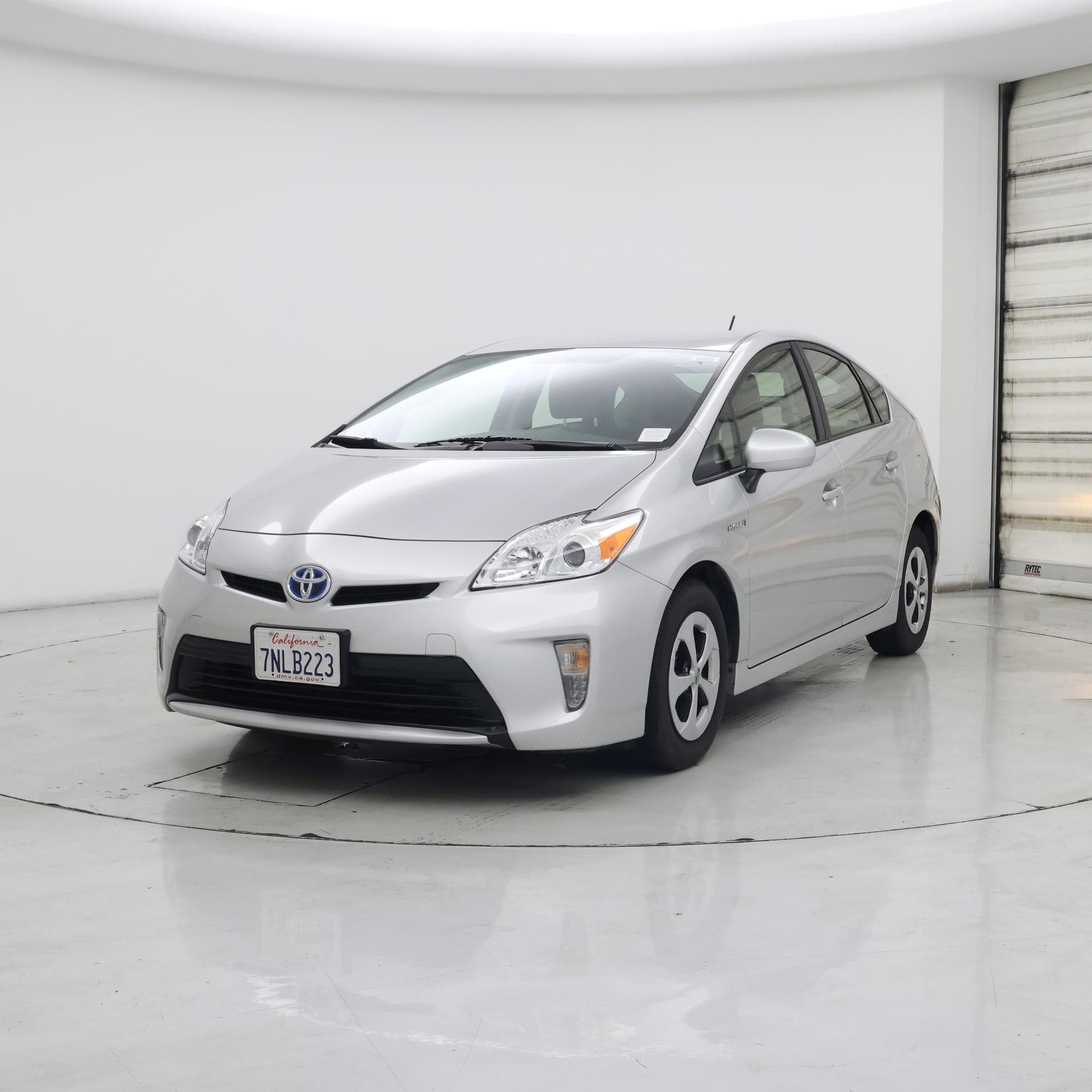 Thumbnail: 2015 Toyota Prius - 4