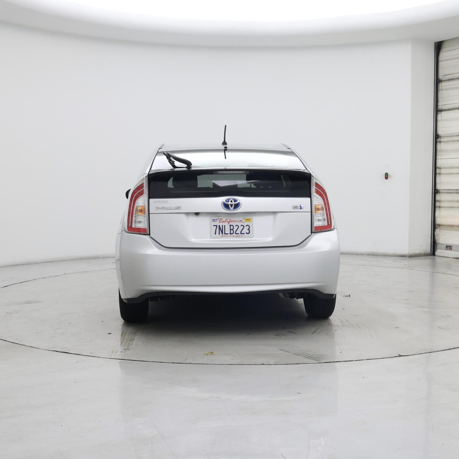 Thumbnail: 2015 Toyota Prius - 6