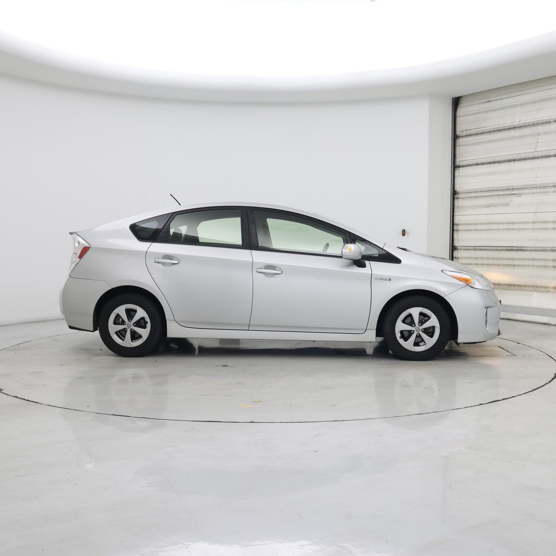 Thumbnail: 2015 Toyota Prius - 7