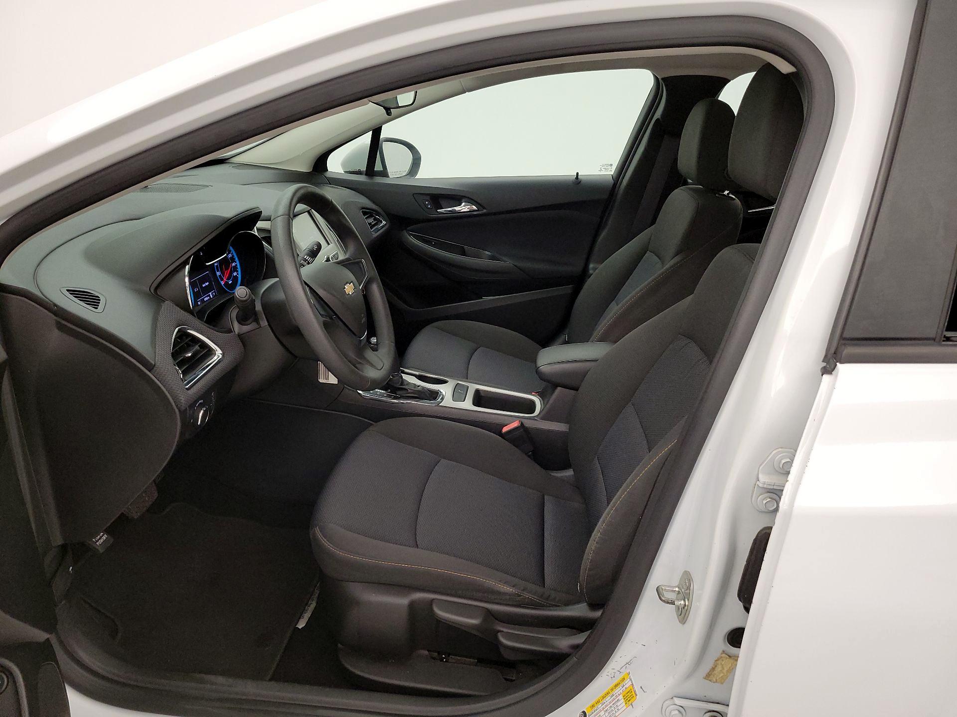 Thumbnail: 2016 Chevrolet Cruze - 11