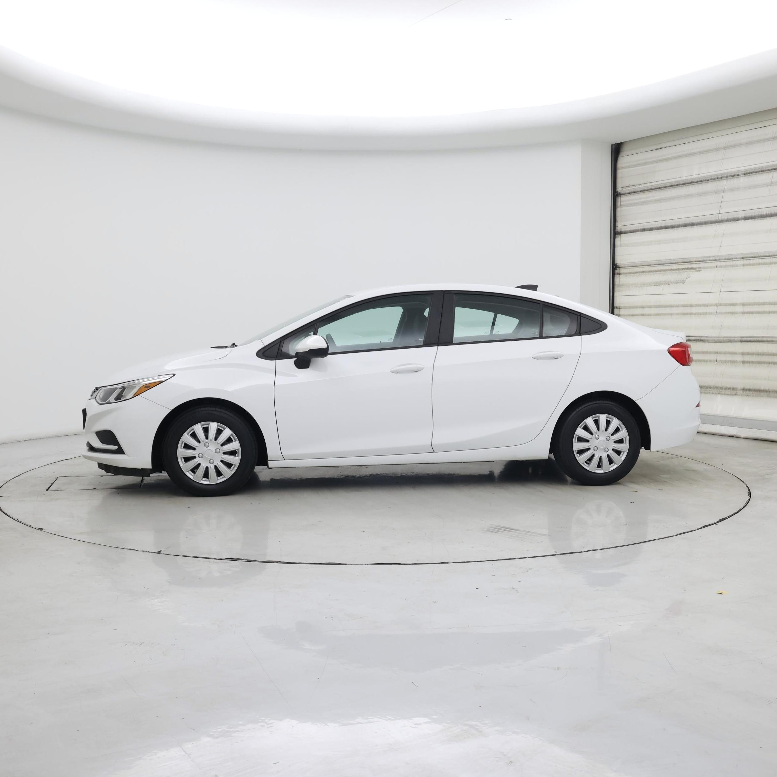 Thumbnail: 2016 Chevrolet Cruze - 3
