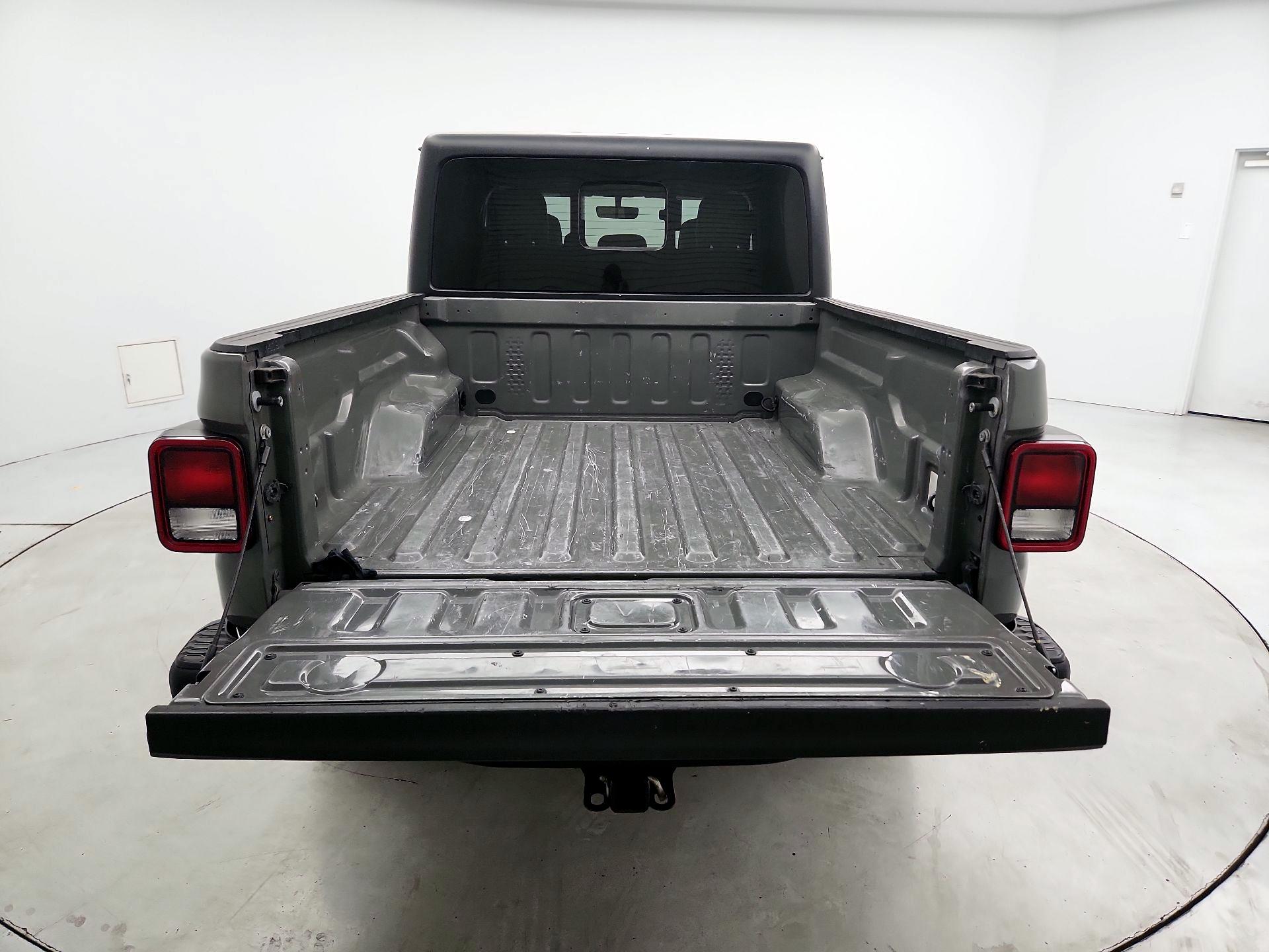 Thumbnail: 2022 Jeep Gladiator - 19