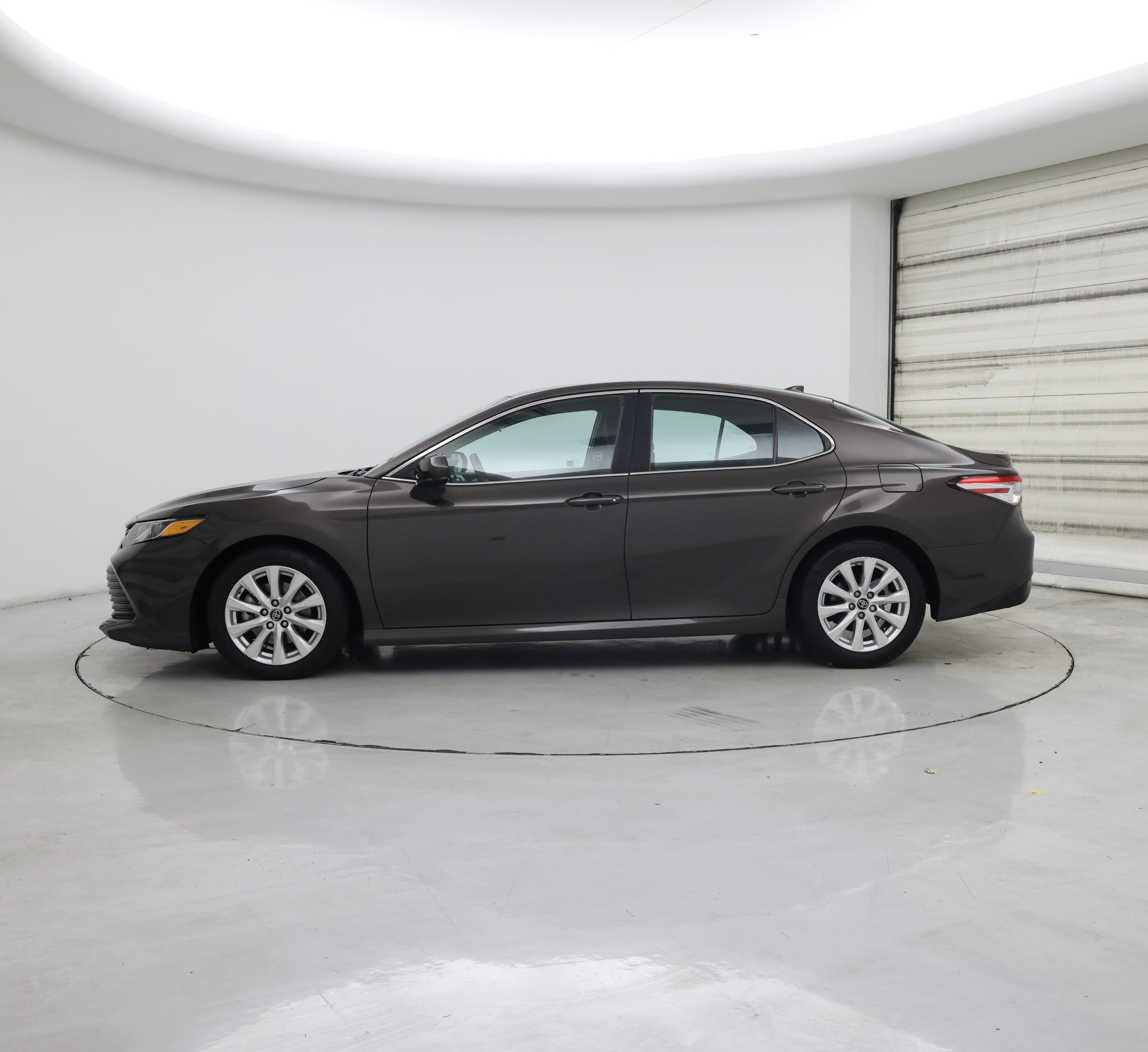 Thumbnail: 2019 Toyota Camry - 3