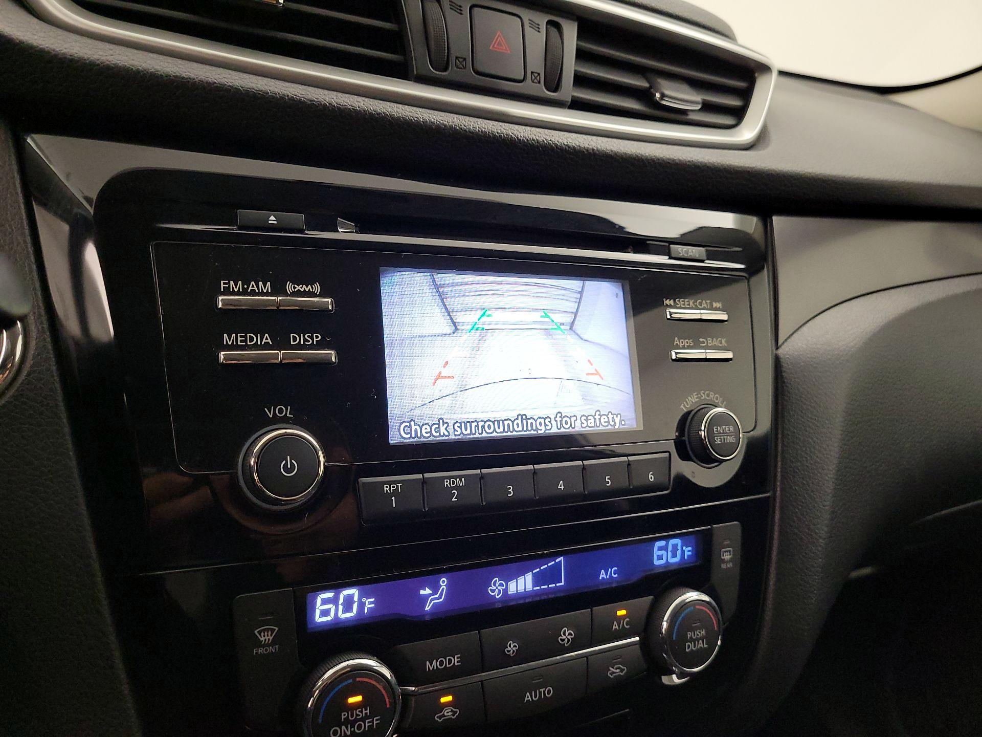 Thumbnail: 2015 Nissan Rogue - 13
