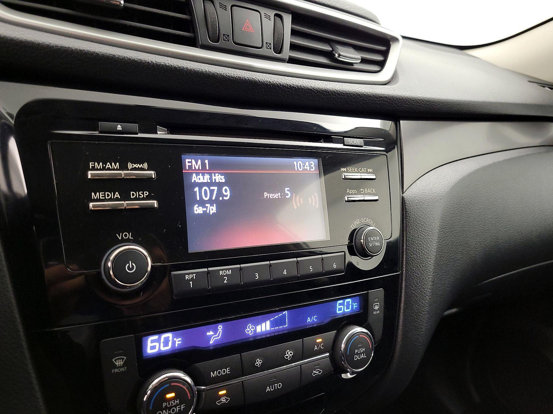 Thumbnail: 2015 Nissan Rogue - 14