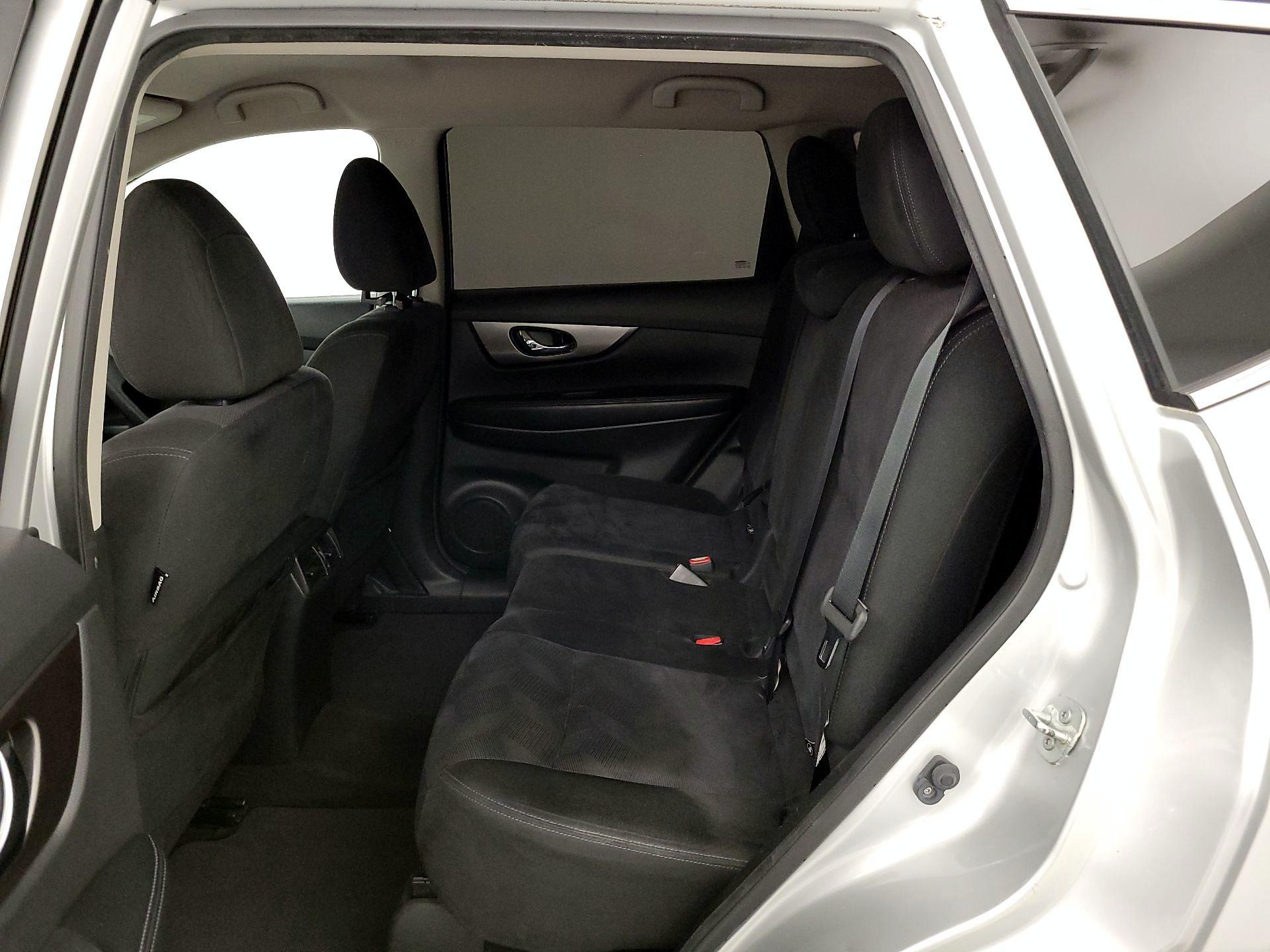 Thumbnail: 2015 Nissan Rogue - 18