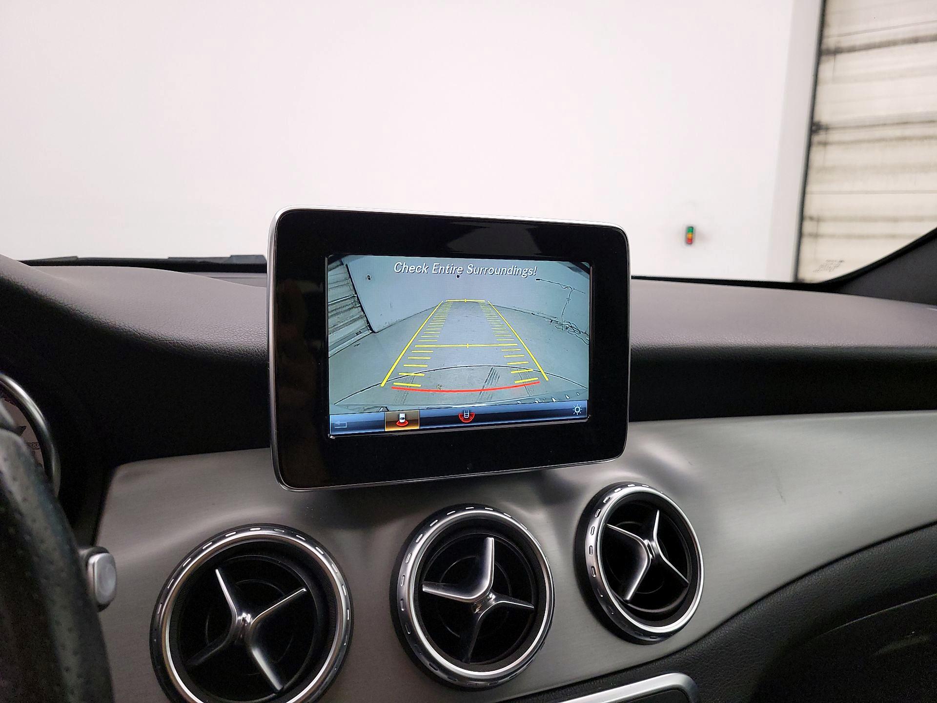Thumbnail: 2016 Mercedes-Benz GLA - 14