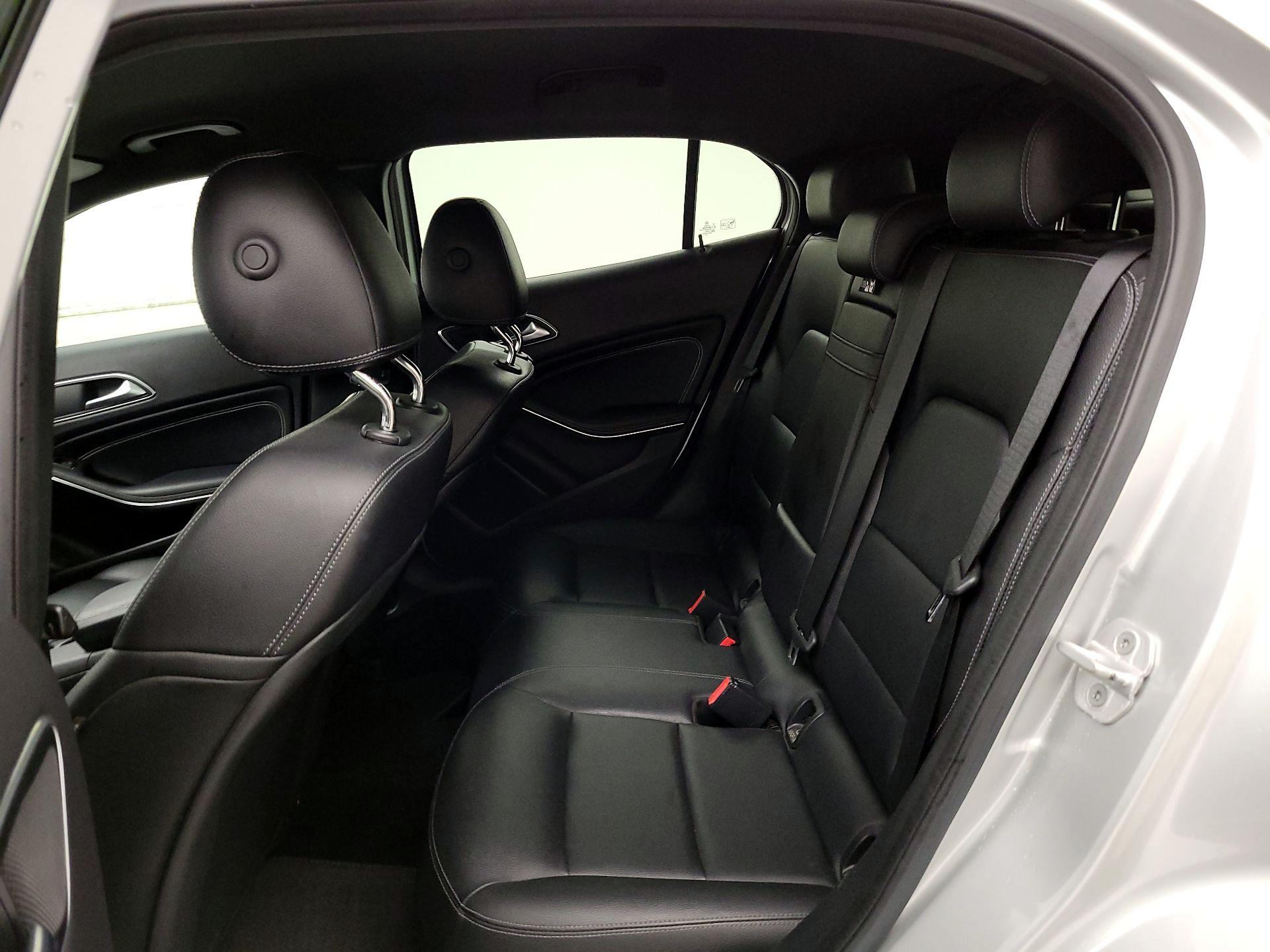 Thumbnail: 2016 Mercedes-Benz GLA - 19