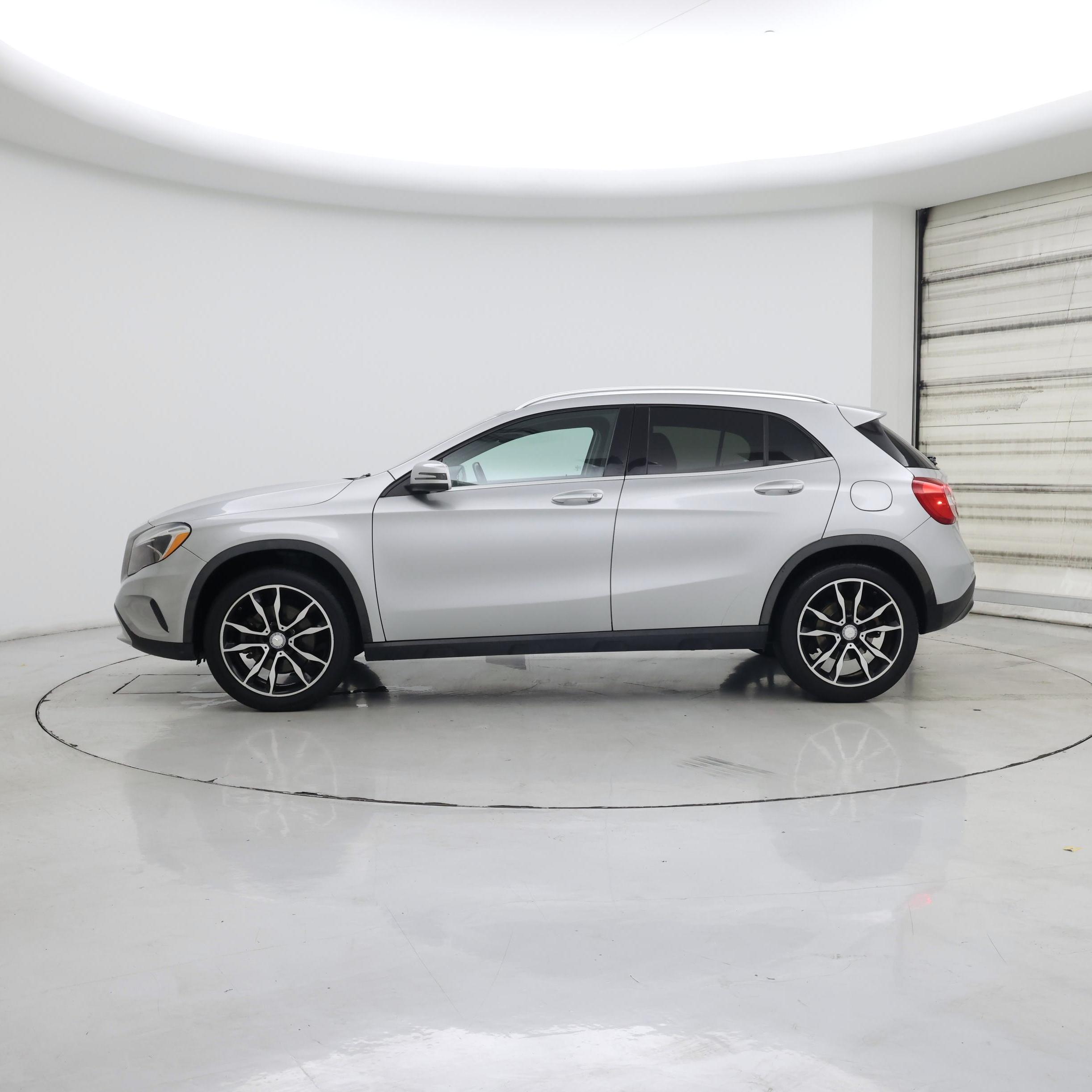 Thumbnail: 2016 Mercedes-Benz GLA - 3