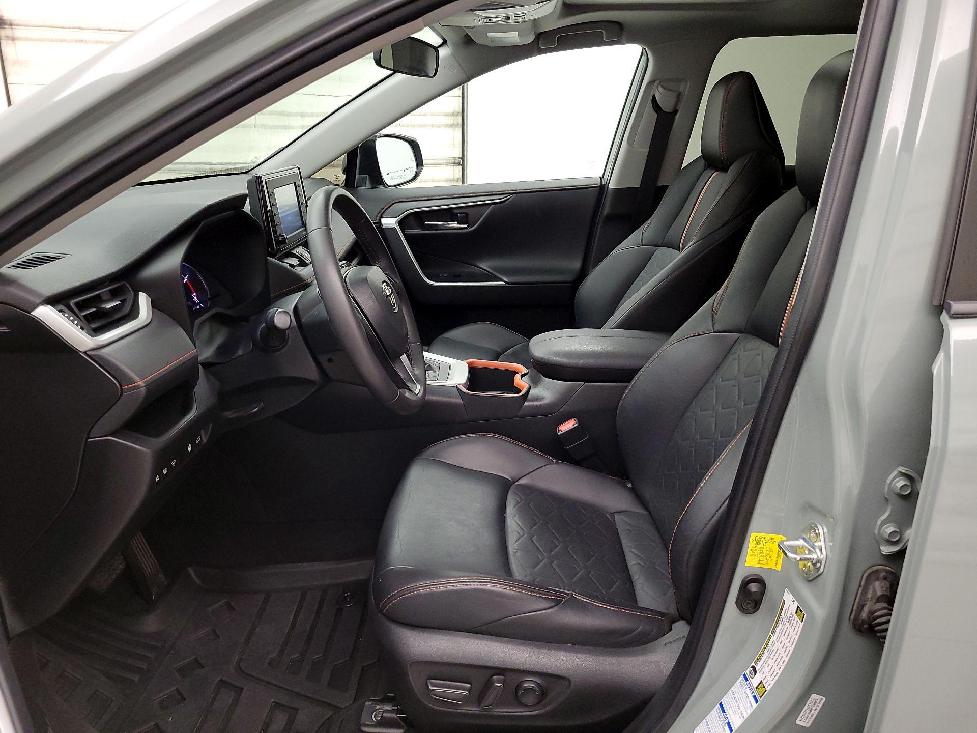 Thumbnail: 2022 Toyota RAV4 - 11
