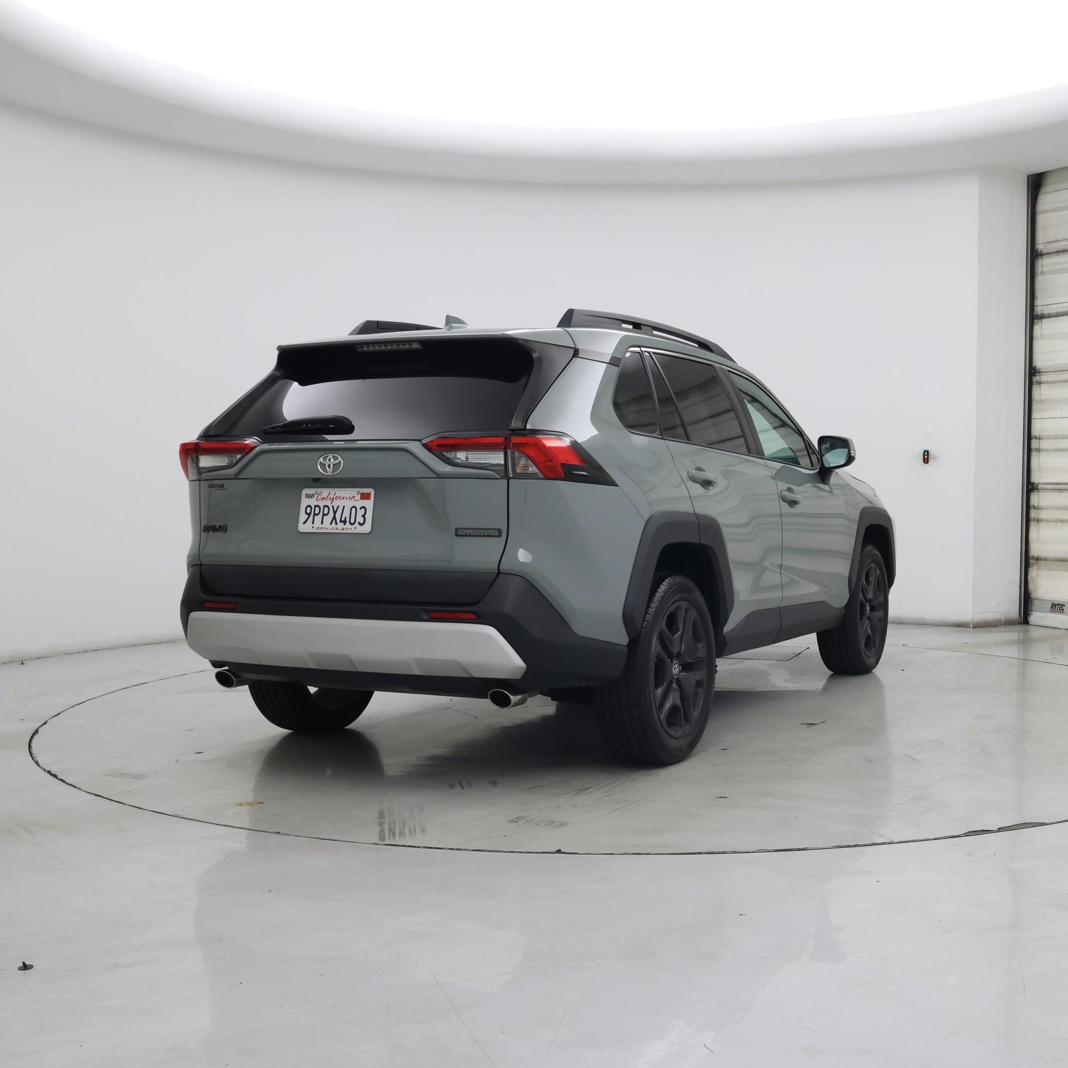 Thumbnail: 2022 Toyota RAV4 - 8