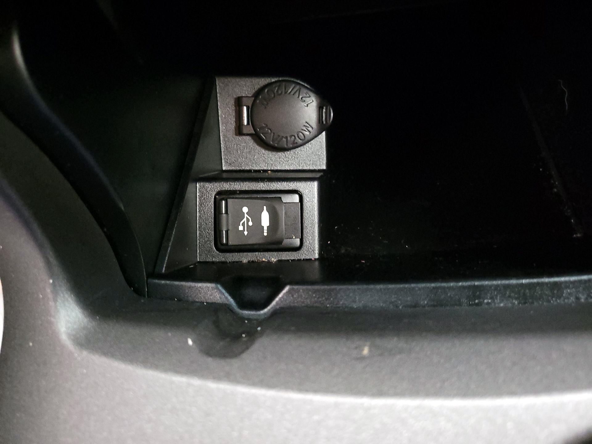 Thumbnail: 2015 Toyota Camry - 18