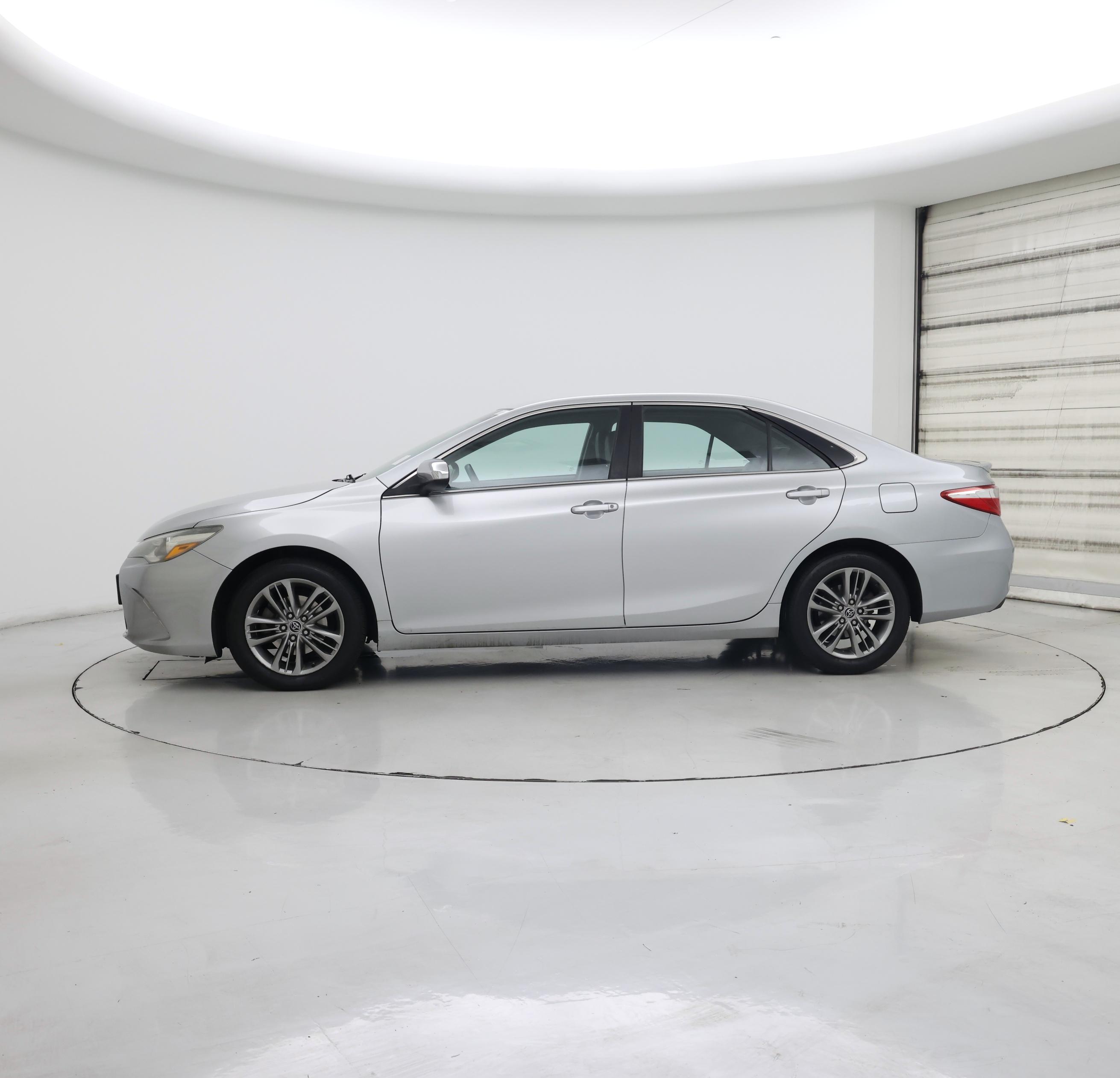 Thumbnail: 2015 Toyota Camry - 3