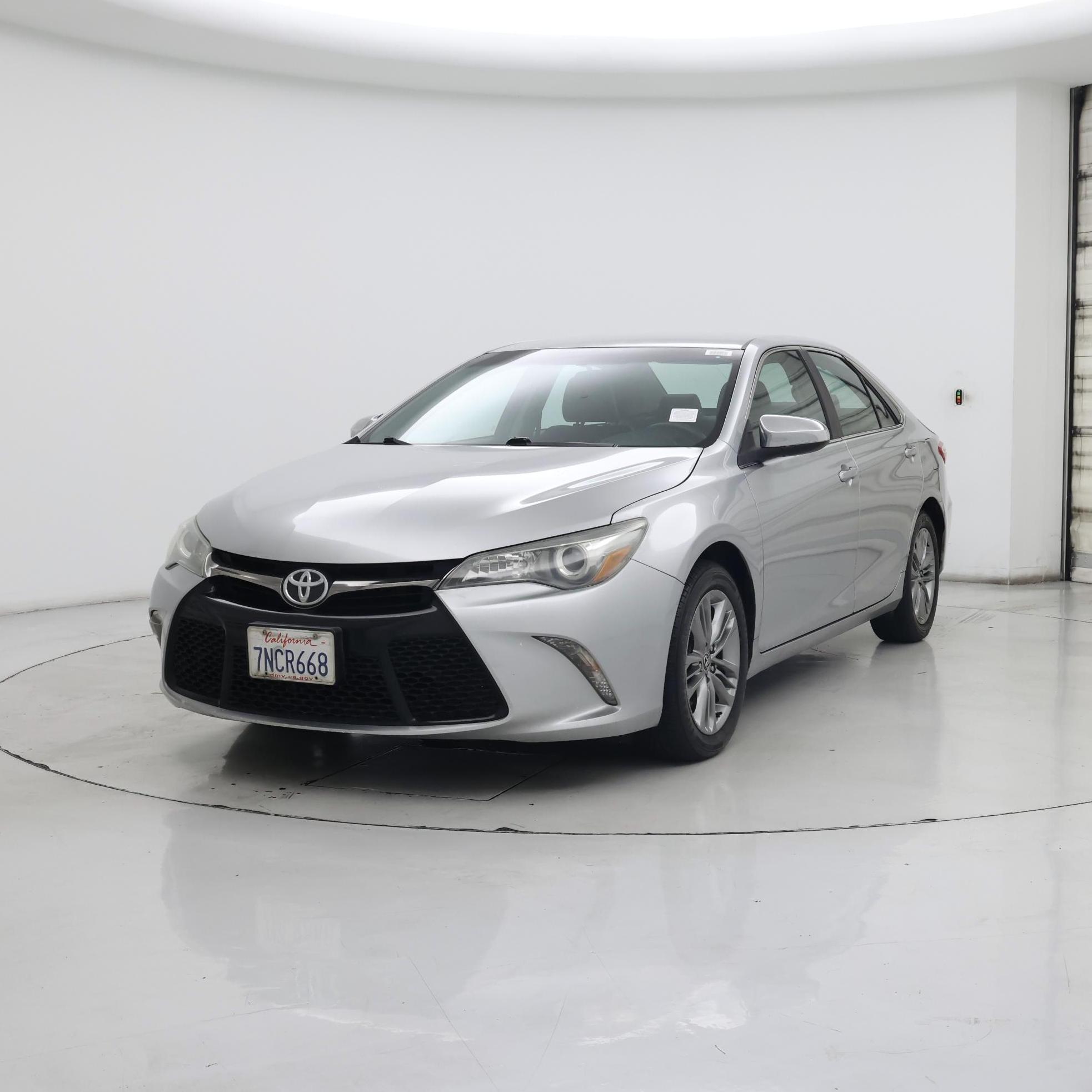 Thumbnail: 2015 Toyota Camry - 4