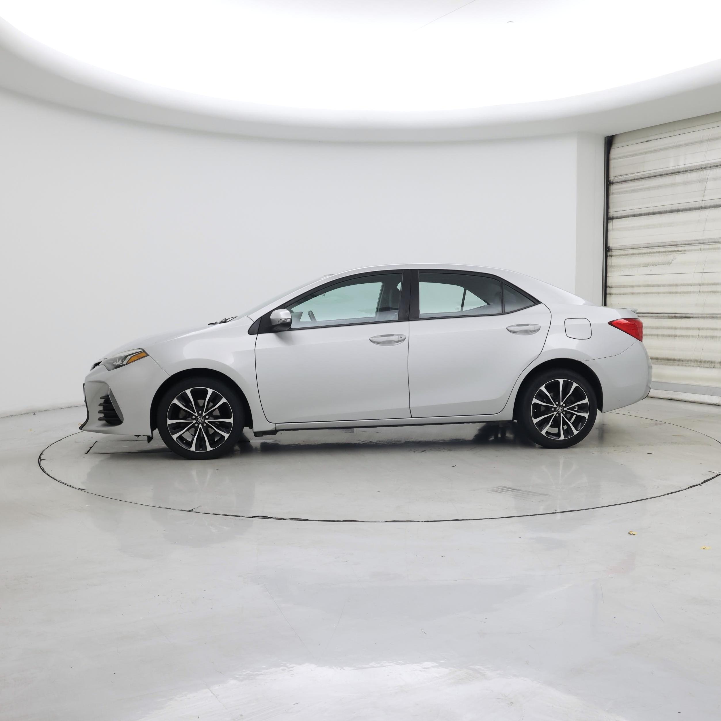 Thumbnail: 2017 Toyota Corolla - 3