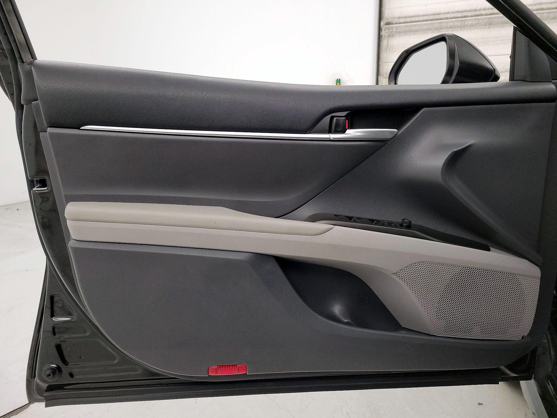 Thumbnail: 2021 Toyota Camry - 12