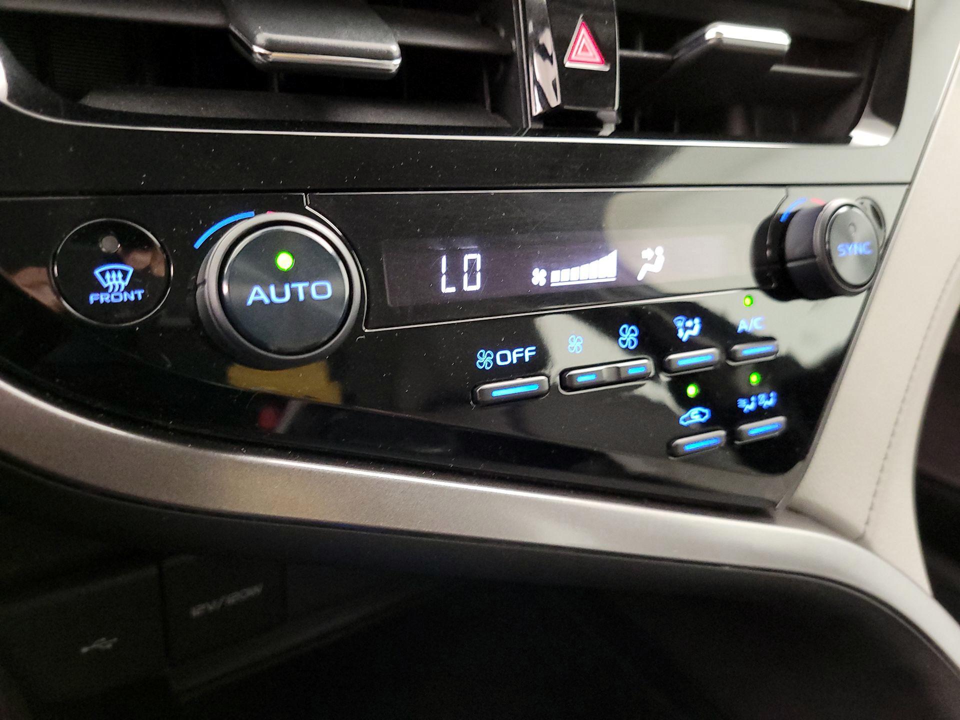 Thumbnail: 2021 Toyota Camry - 16