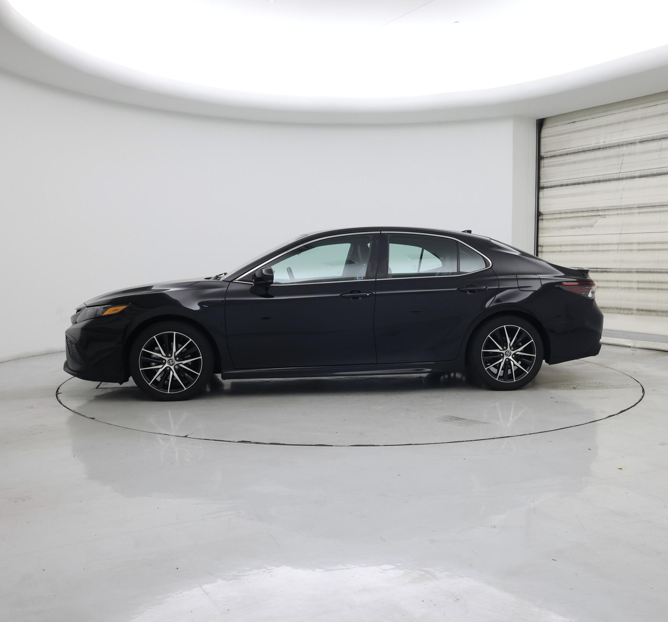 Thumbnail: 2021 Toyota Camry - 3