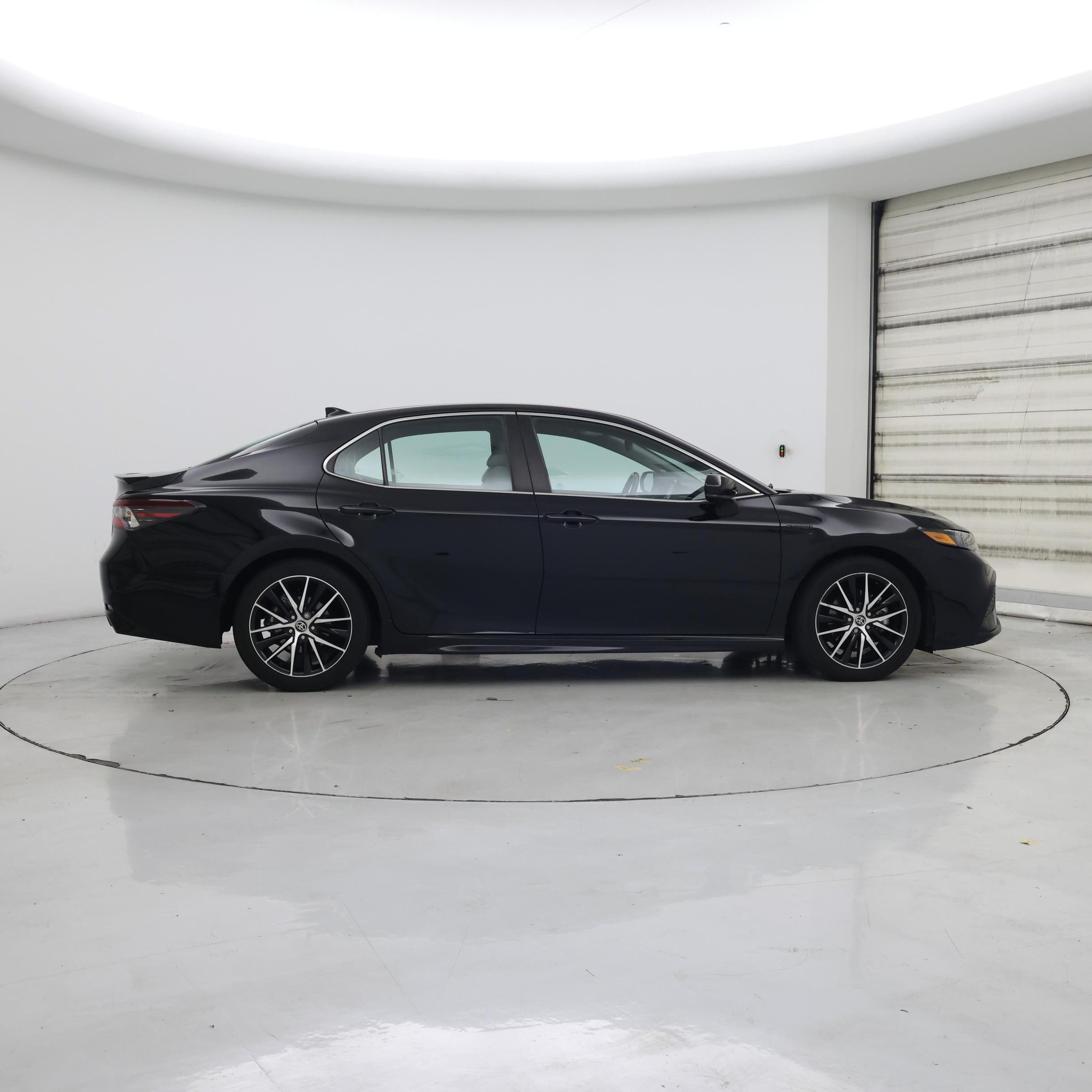 Thumbnail: 2021 Toyota Camry - 7