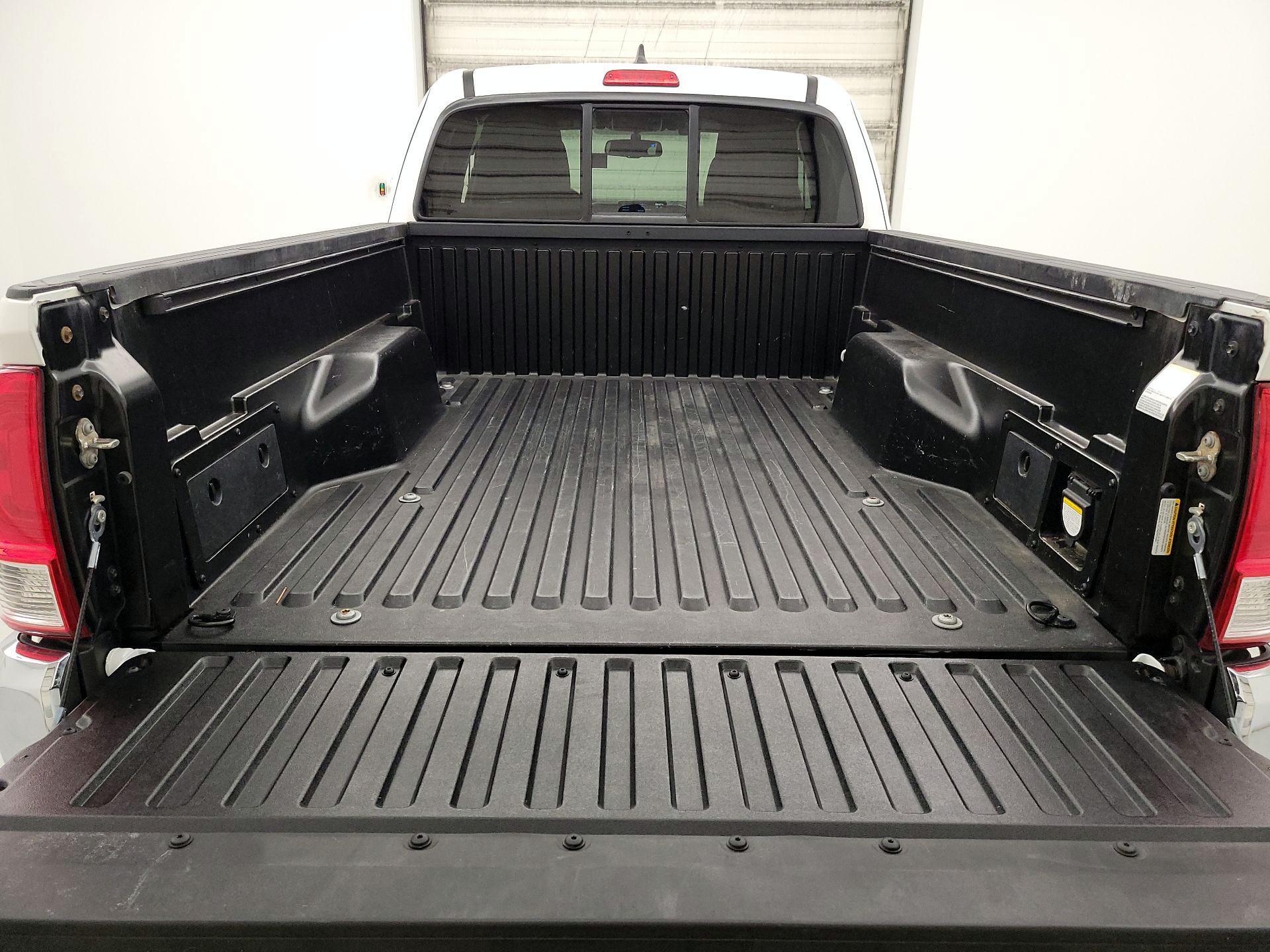 Thumbnail: 2017 Toyota Tacoma - 19