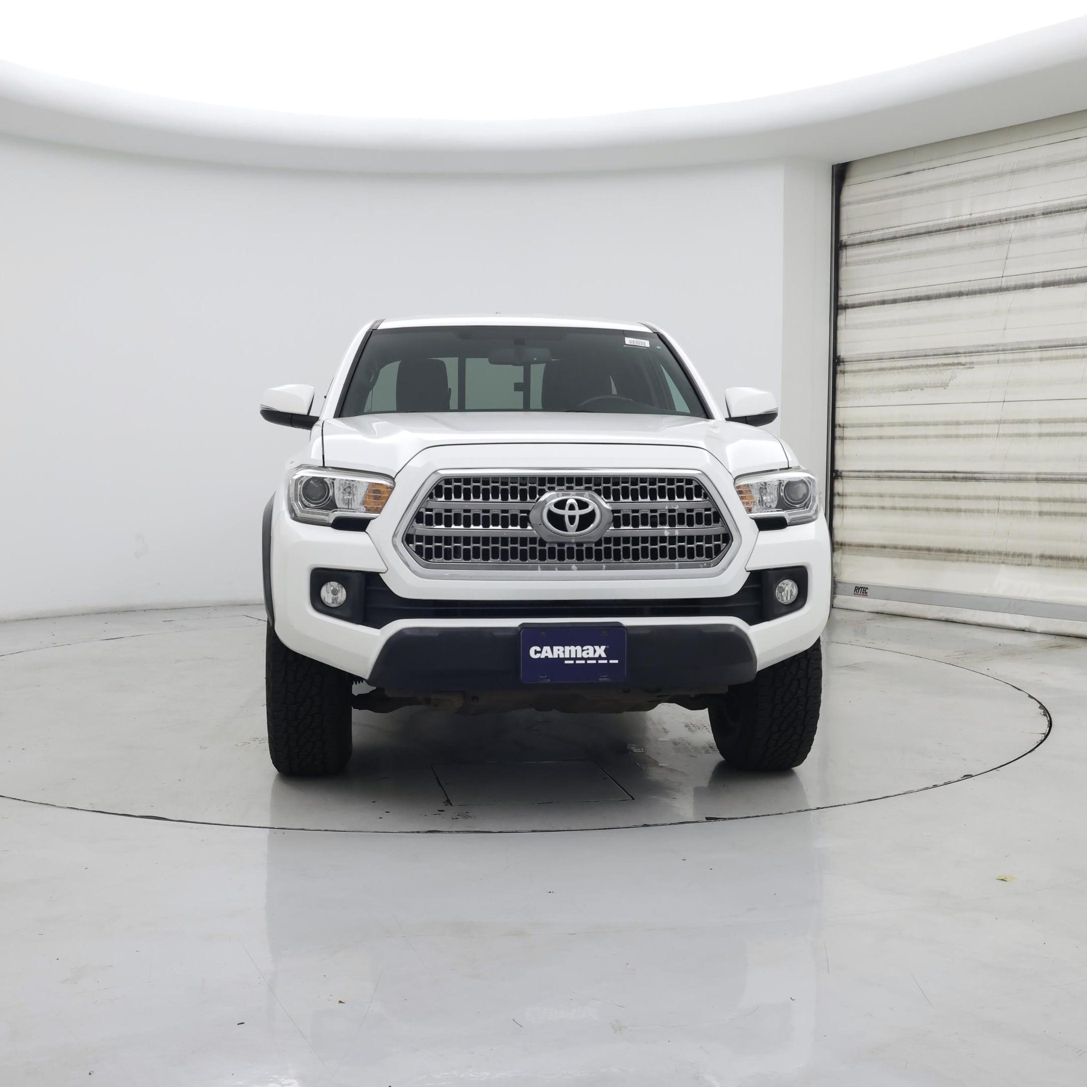 Thumbnail: 2017 Toyota Tacoma - 5