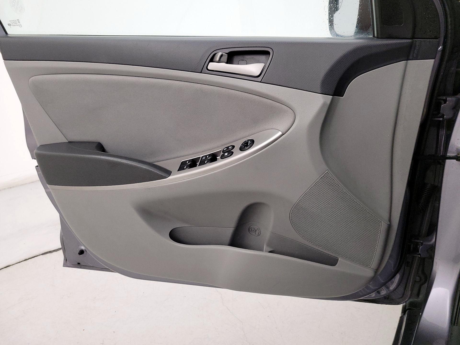 Thumbnail: 2015 Hyundai Accent - 12