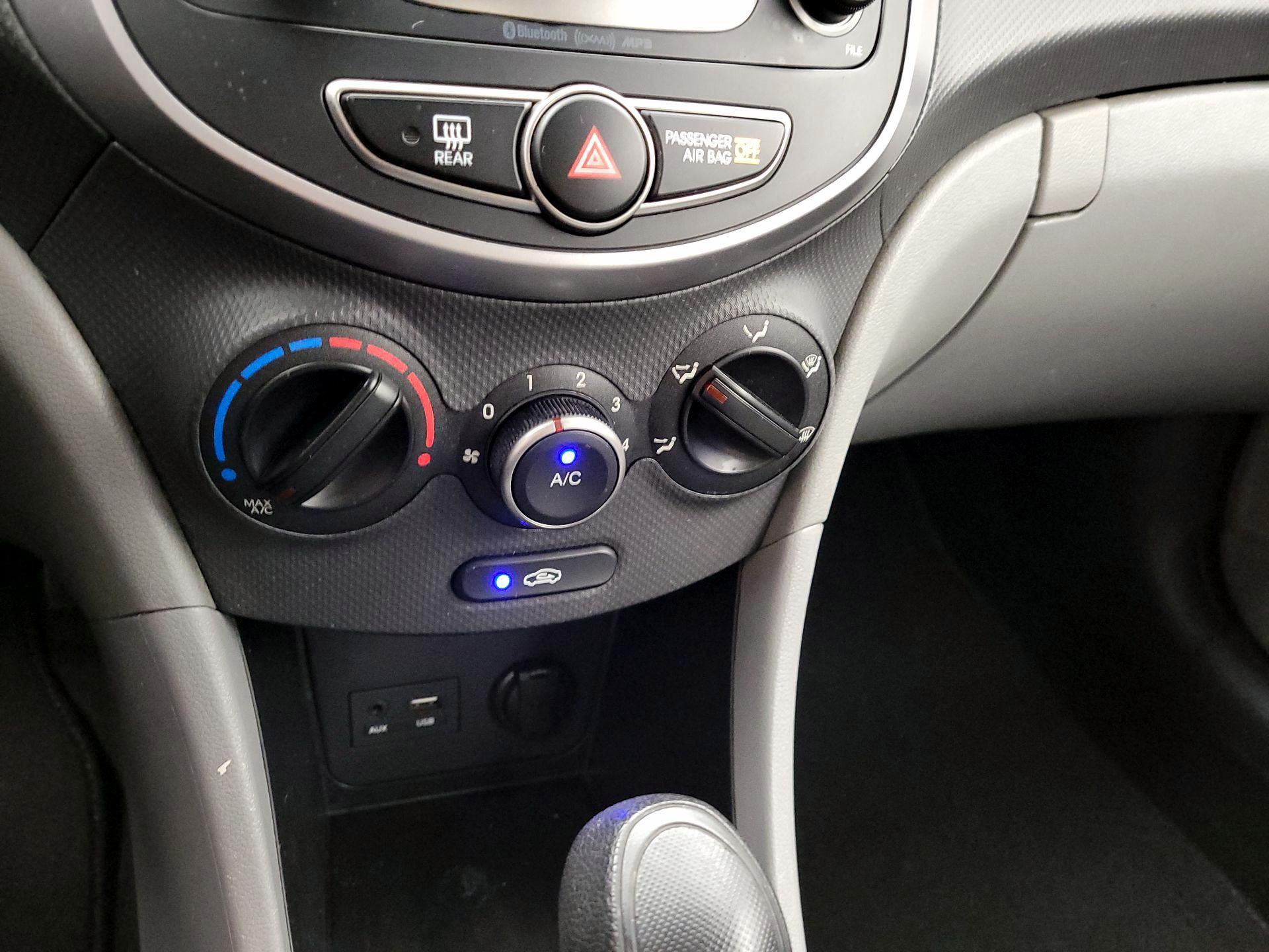 Thumbnail: 2015 Hyundai Accent - 15