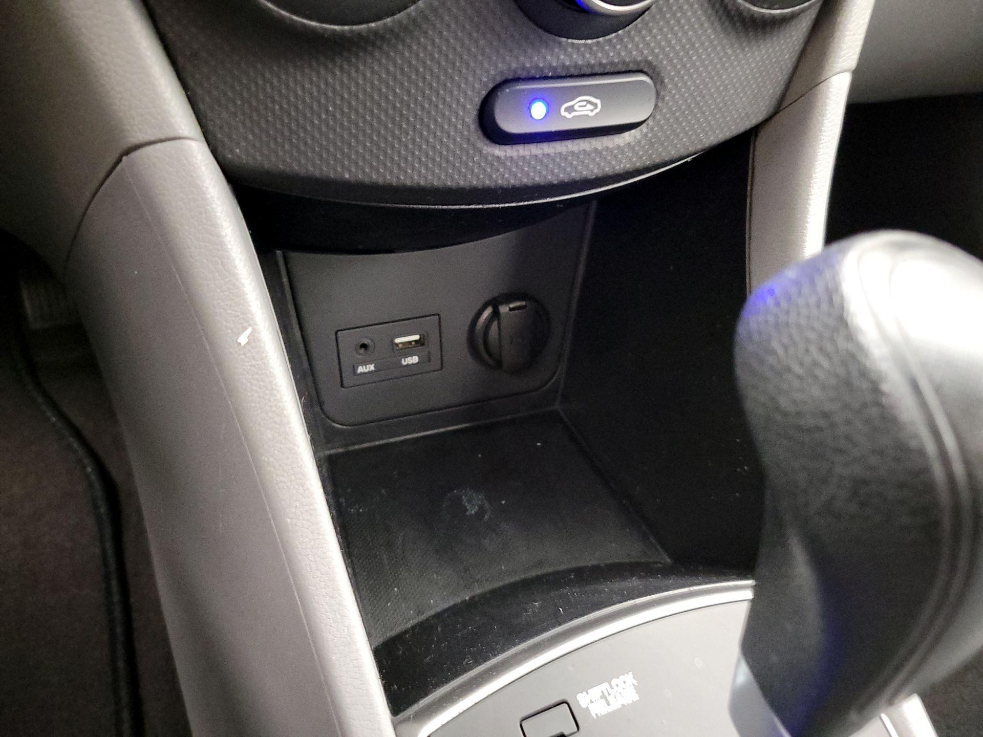 Thumbnail: 2015 Hyundai Accent - 17
