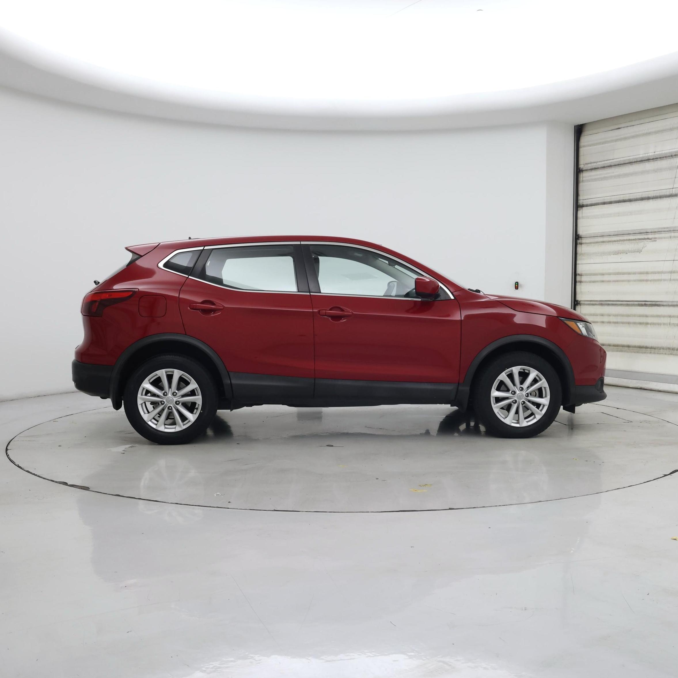 Thumbnail: 2017 Nissan Rogue Sport - 7