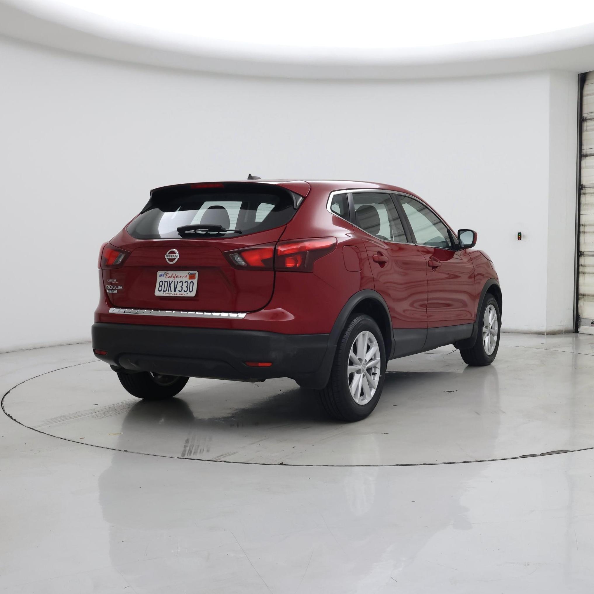 Thumbnail: 2017 Nissan Rogue Sport - 8