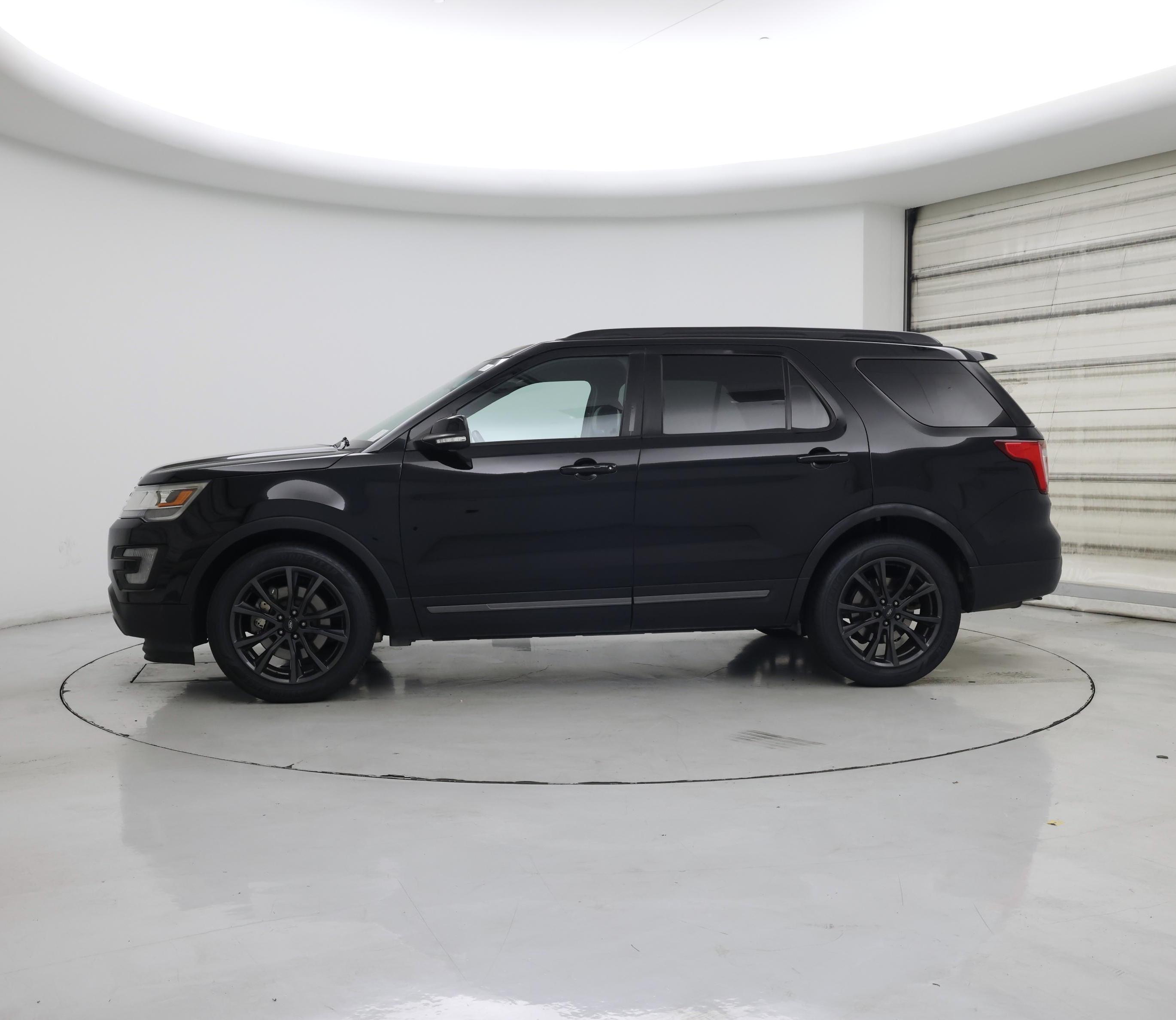 Thumbnail: 2017 Ford Explorer - 3