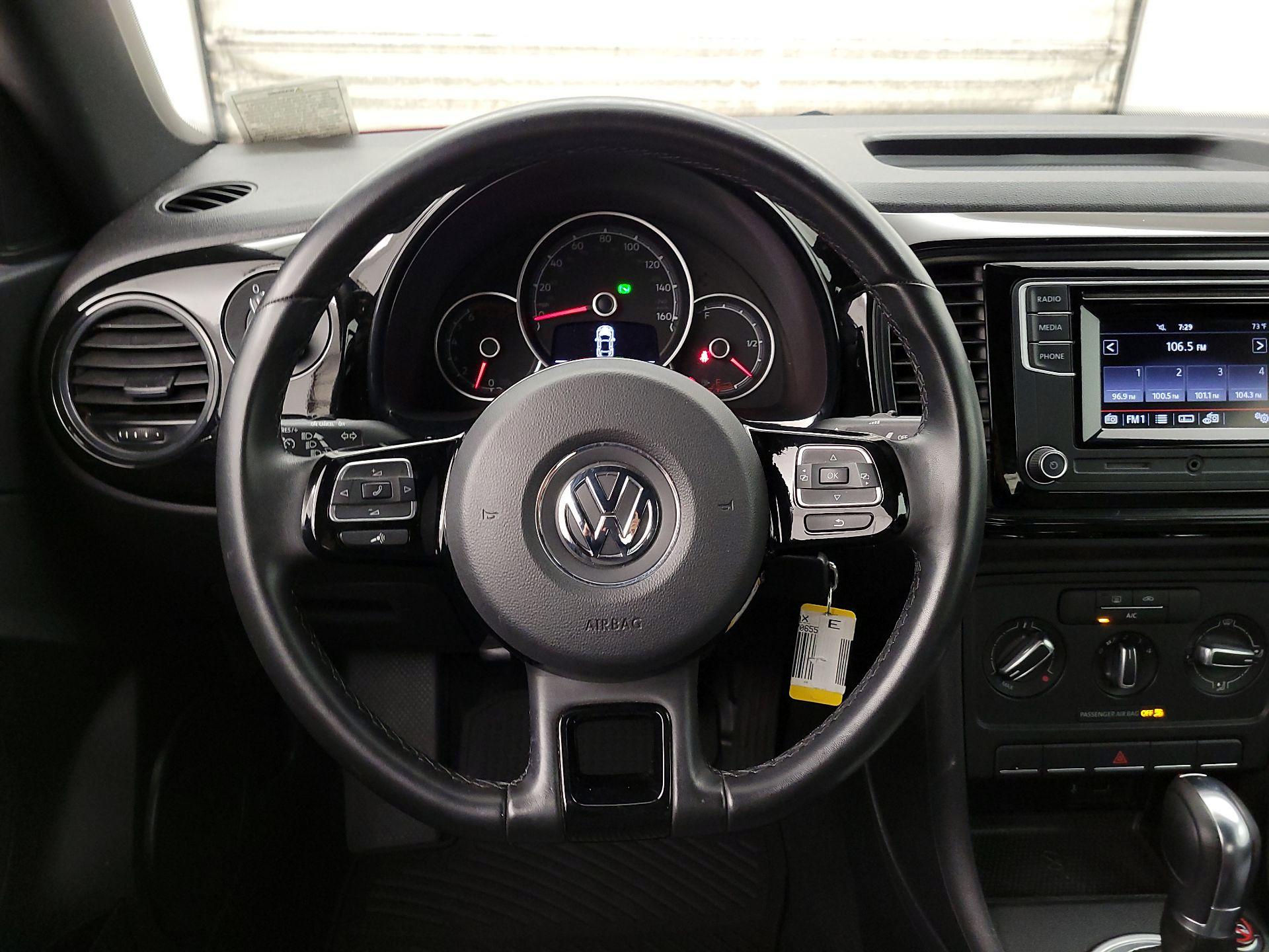 Thumbnail: 2018 Volkswagen Beetle - 10