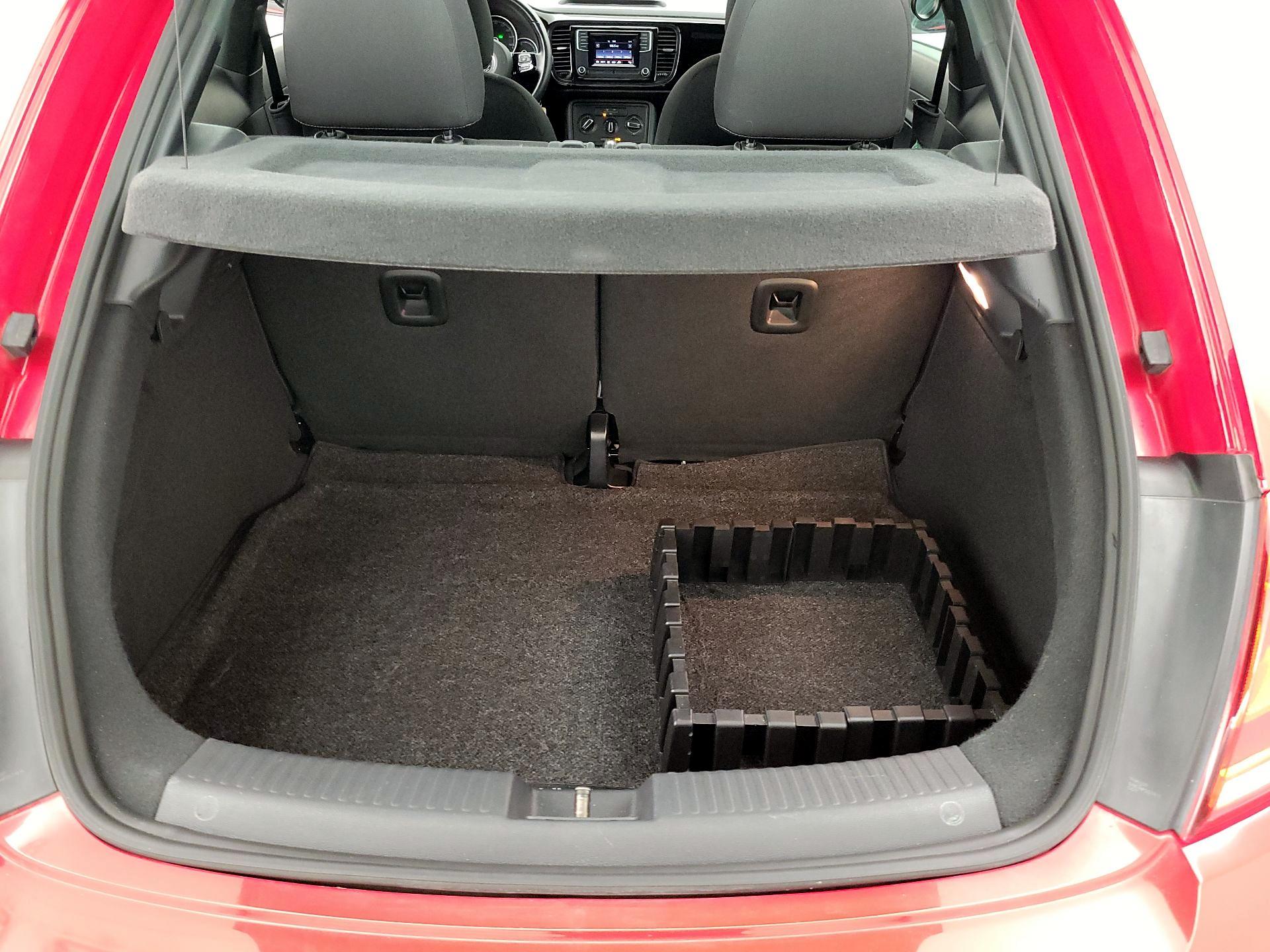 Thumbnail: 2018 Volkswagen Beetle - 19