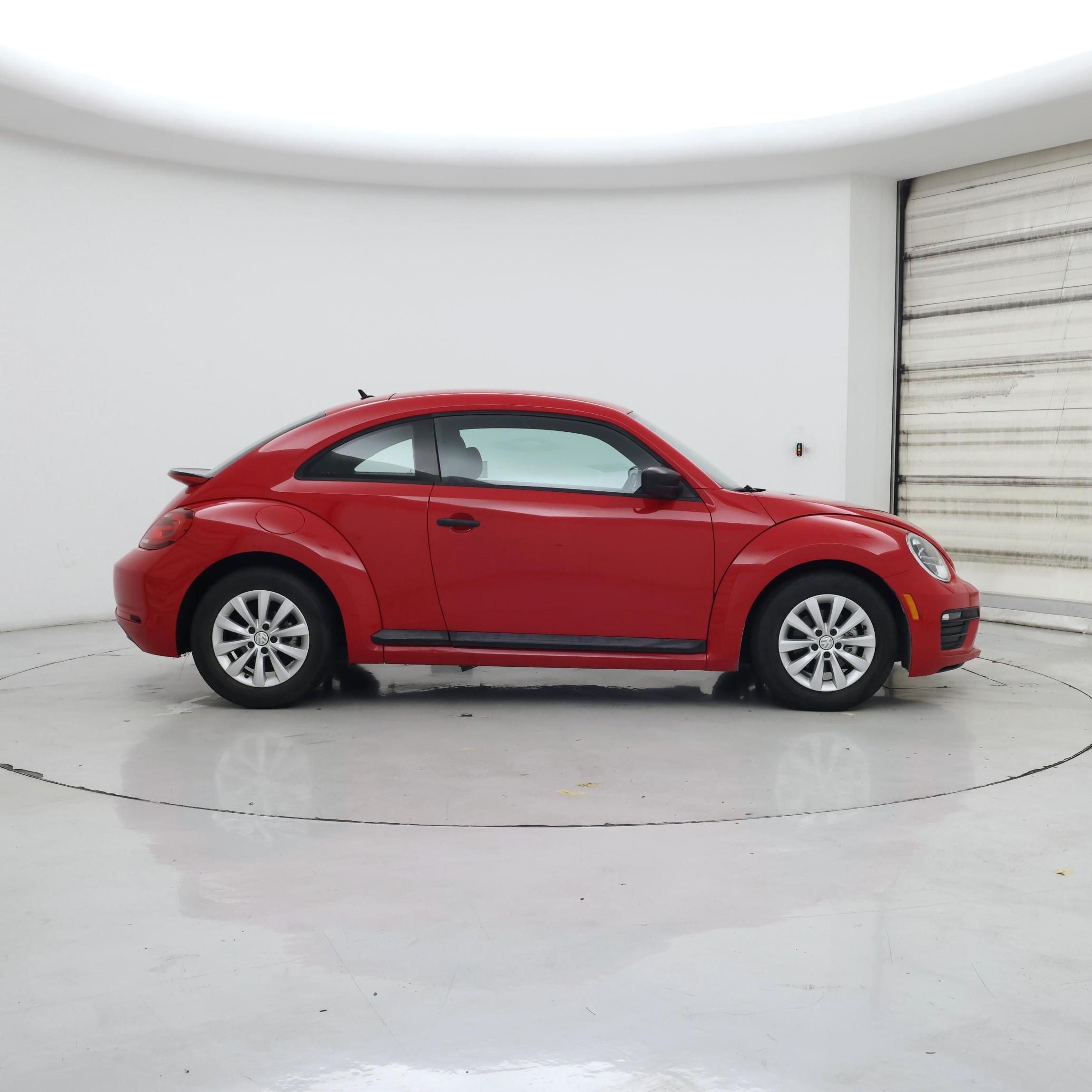 Thumbnail: 2018 Volkswagen Beetle - 7