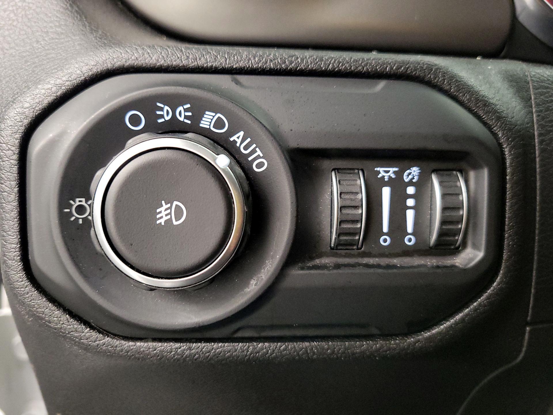 Thumbnail: 2021 Jeep Wrangler - 13