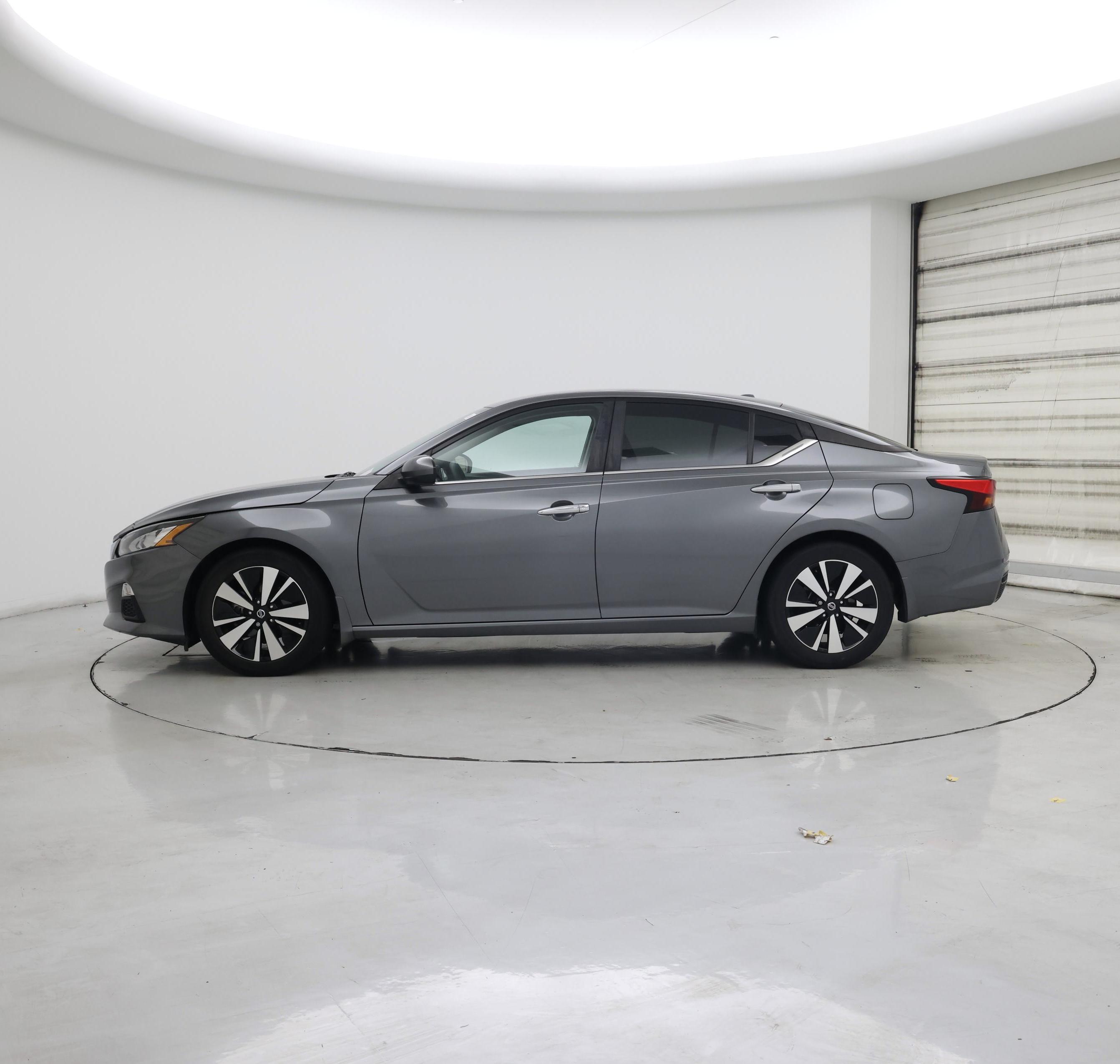 Thumbnail: 2022 Nissan Altima - 3