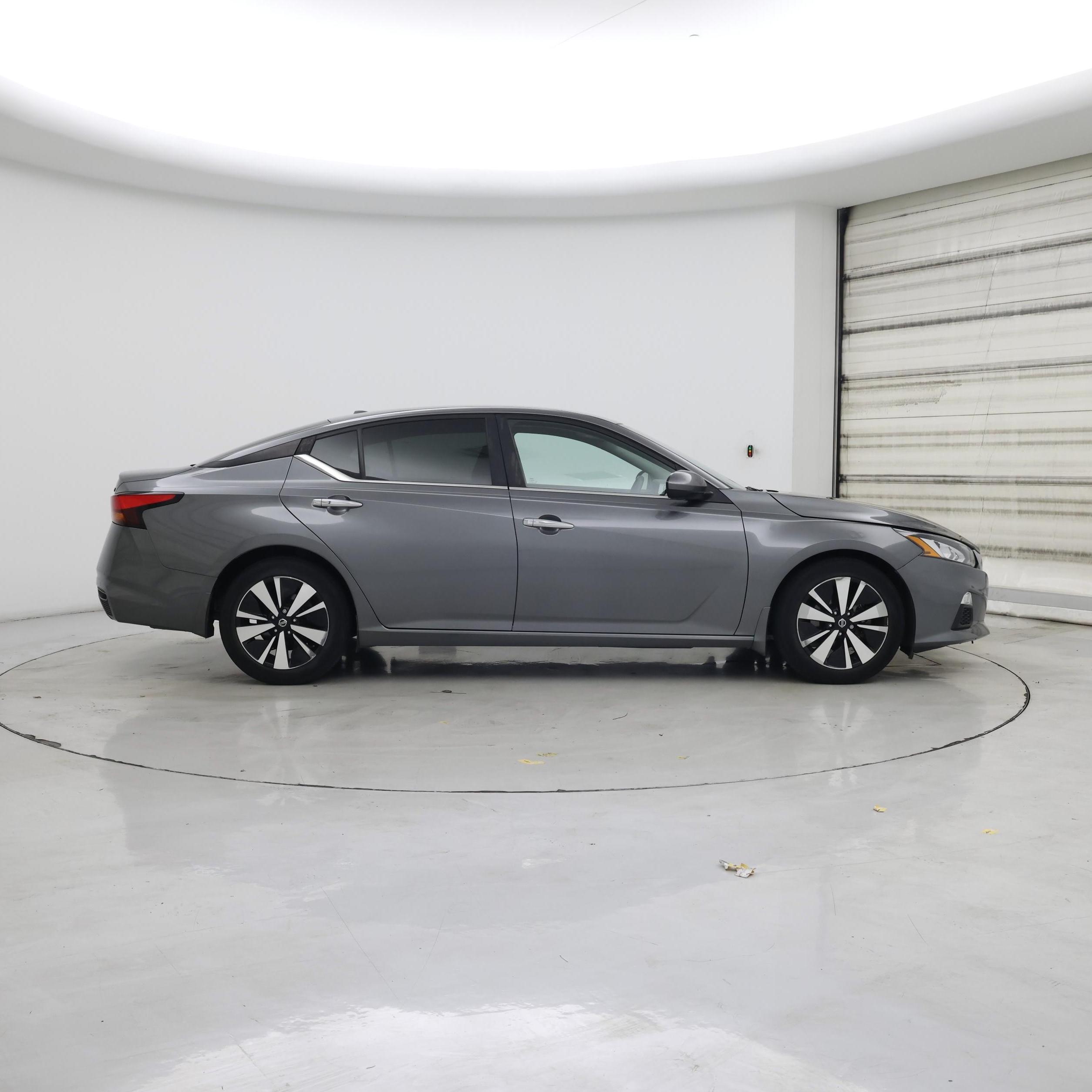 Thumbnail: 2022 Nissan Altima - 7