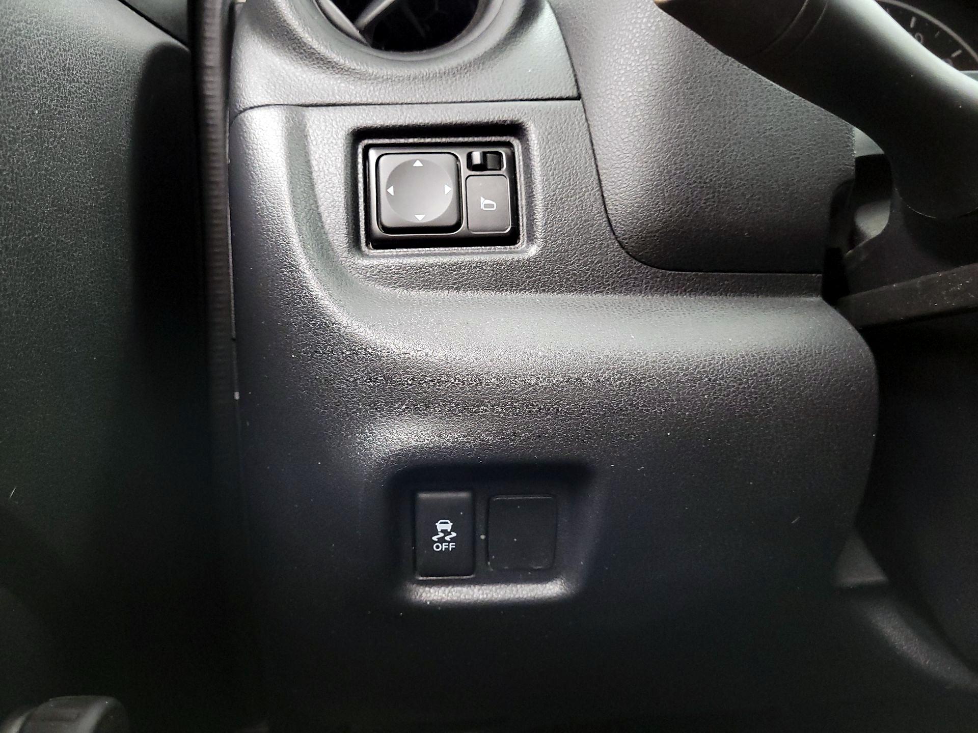 Thumbnail: 2017 Nissan Versa - 13