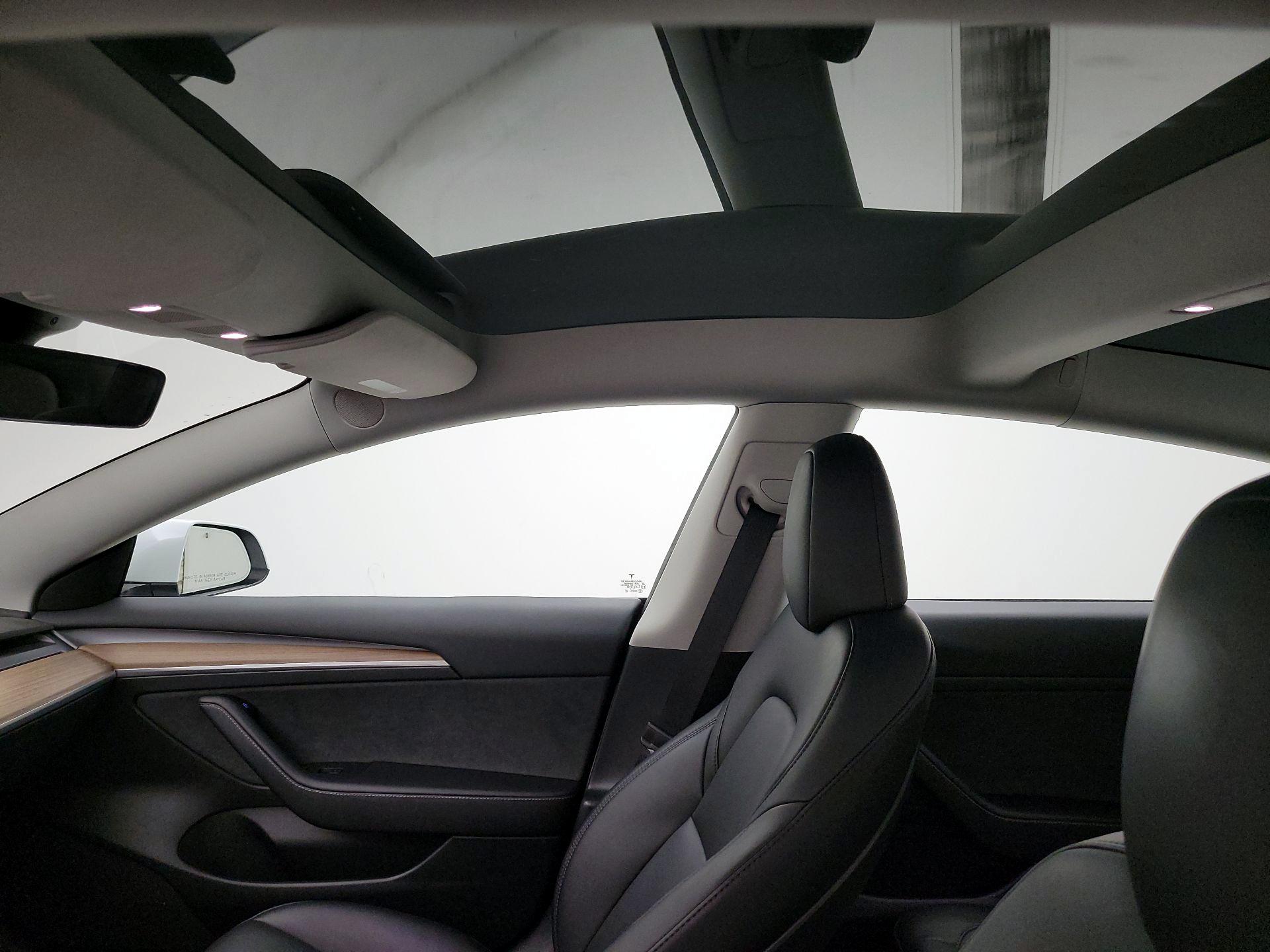 Thumbnail: 2023 Tesla Model 3 - 19