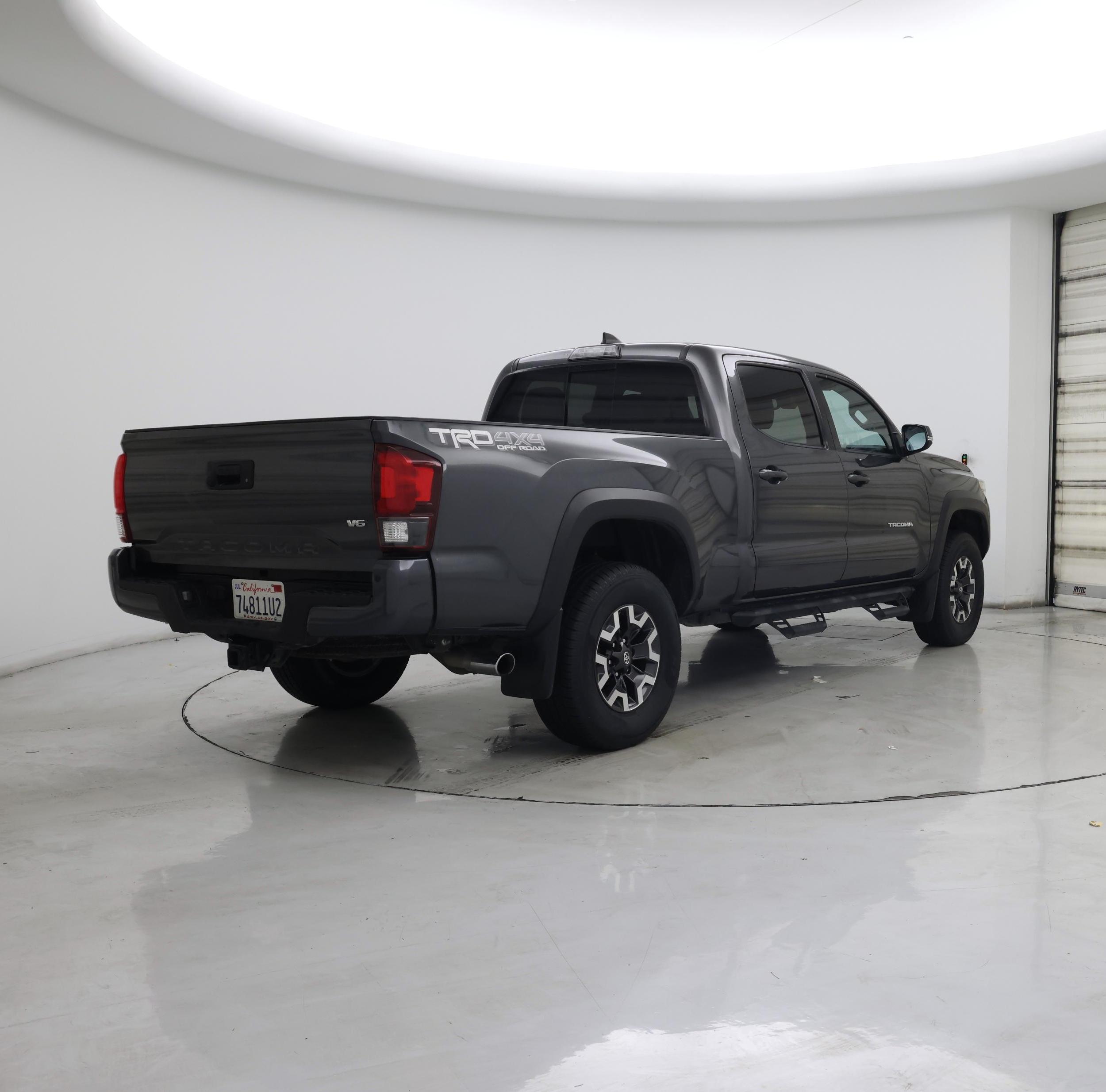 Thumbnail: 2019 Toyota Tacoma - 8