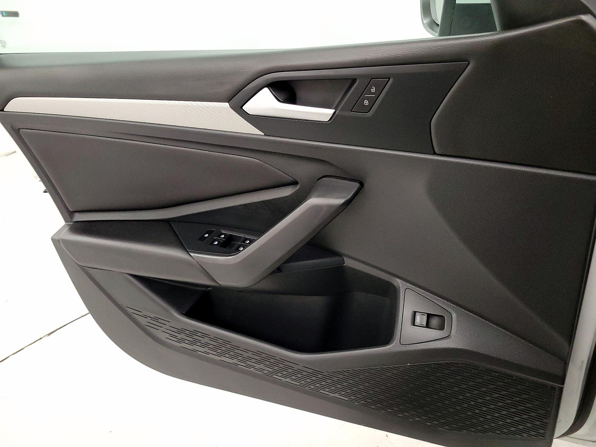 Thumbnail: 2019 Volkswagen Jetta - 12