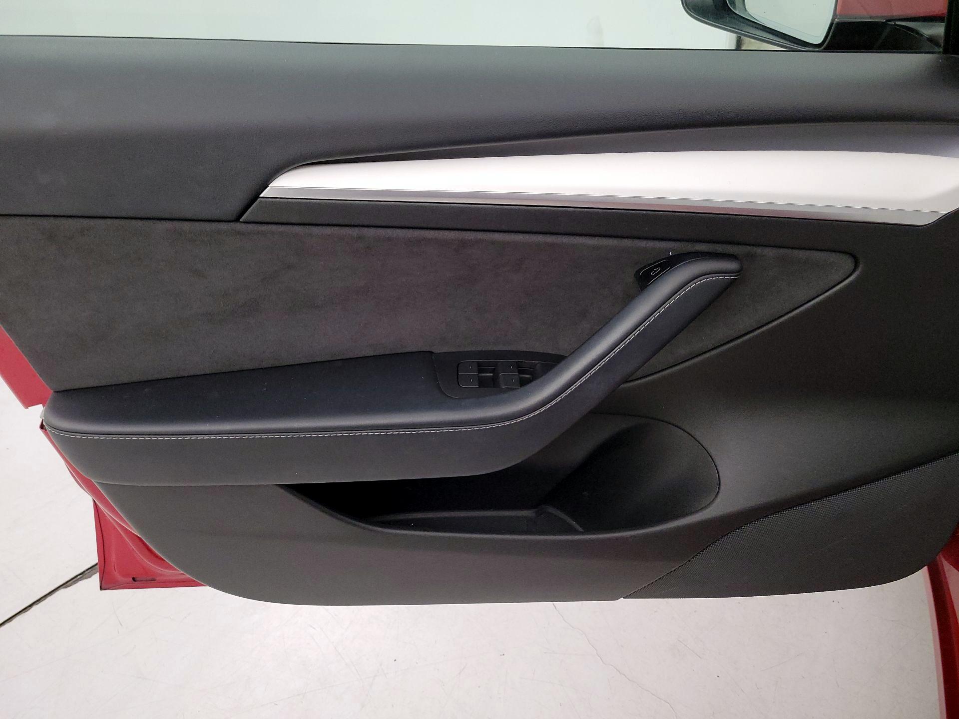 Thumbnail: 2021 Tesla Model 3 - 12
