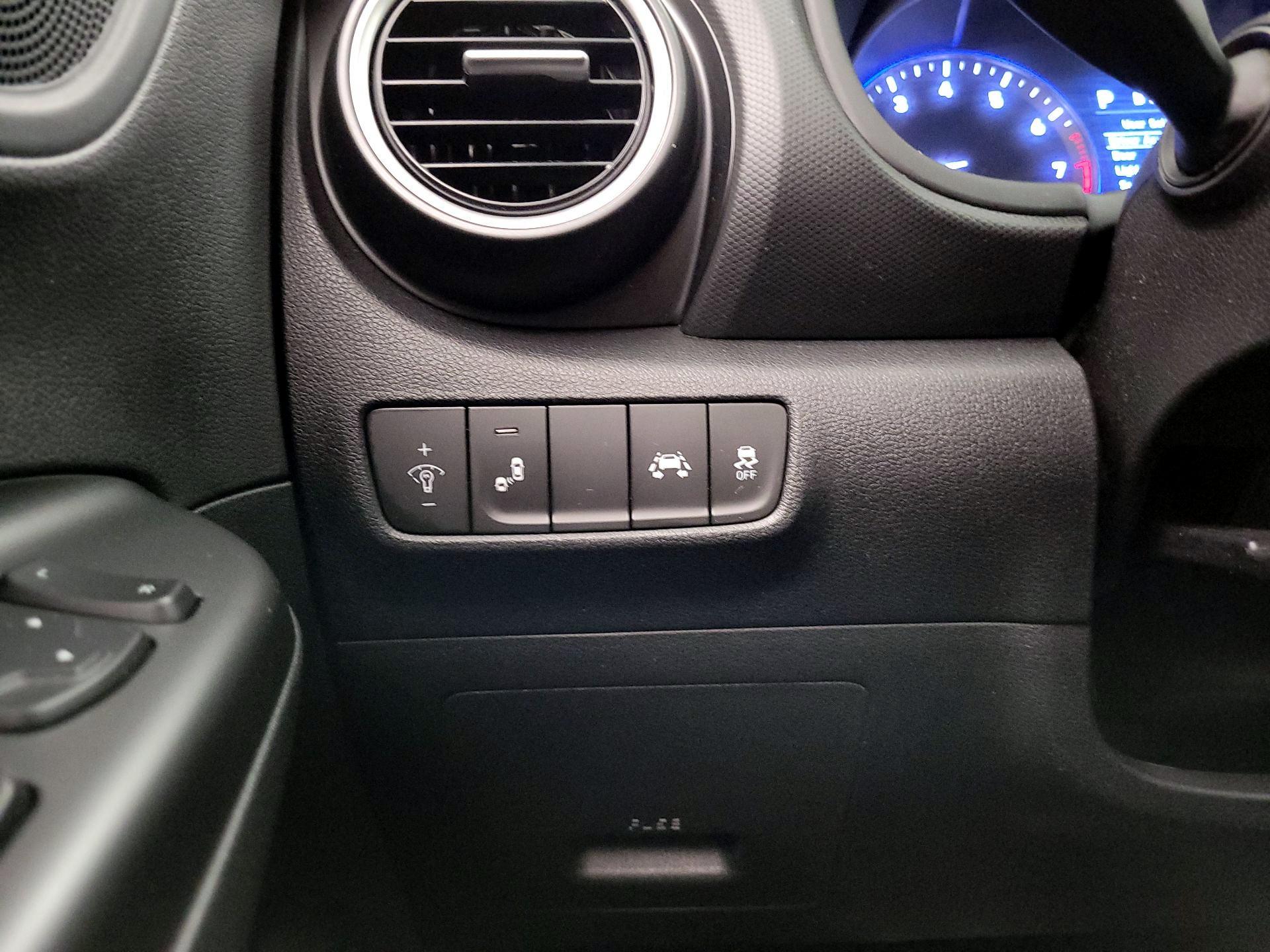 Thumbnail: 2020 Hyundai Kona - 13