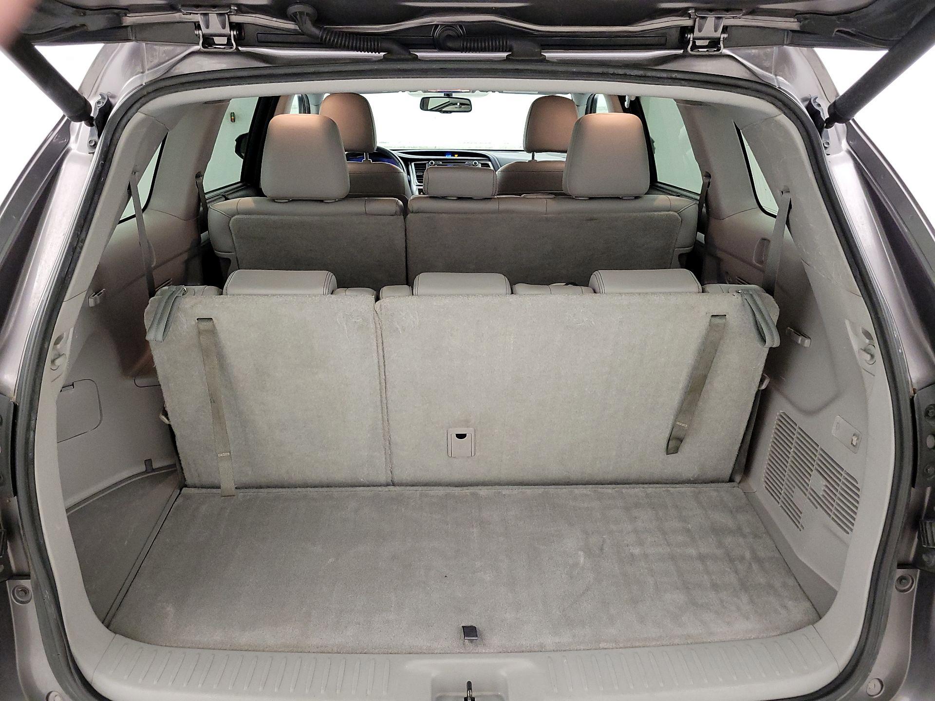 Thumbnail: 2016 Toyota Highlander - 18