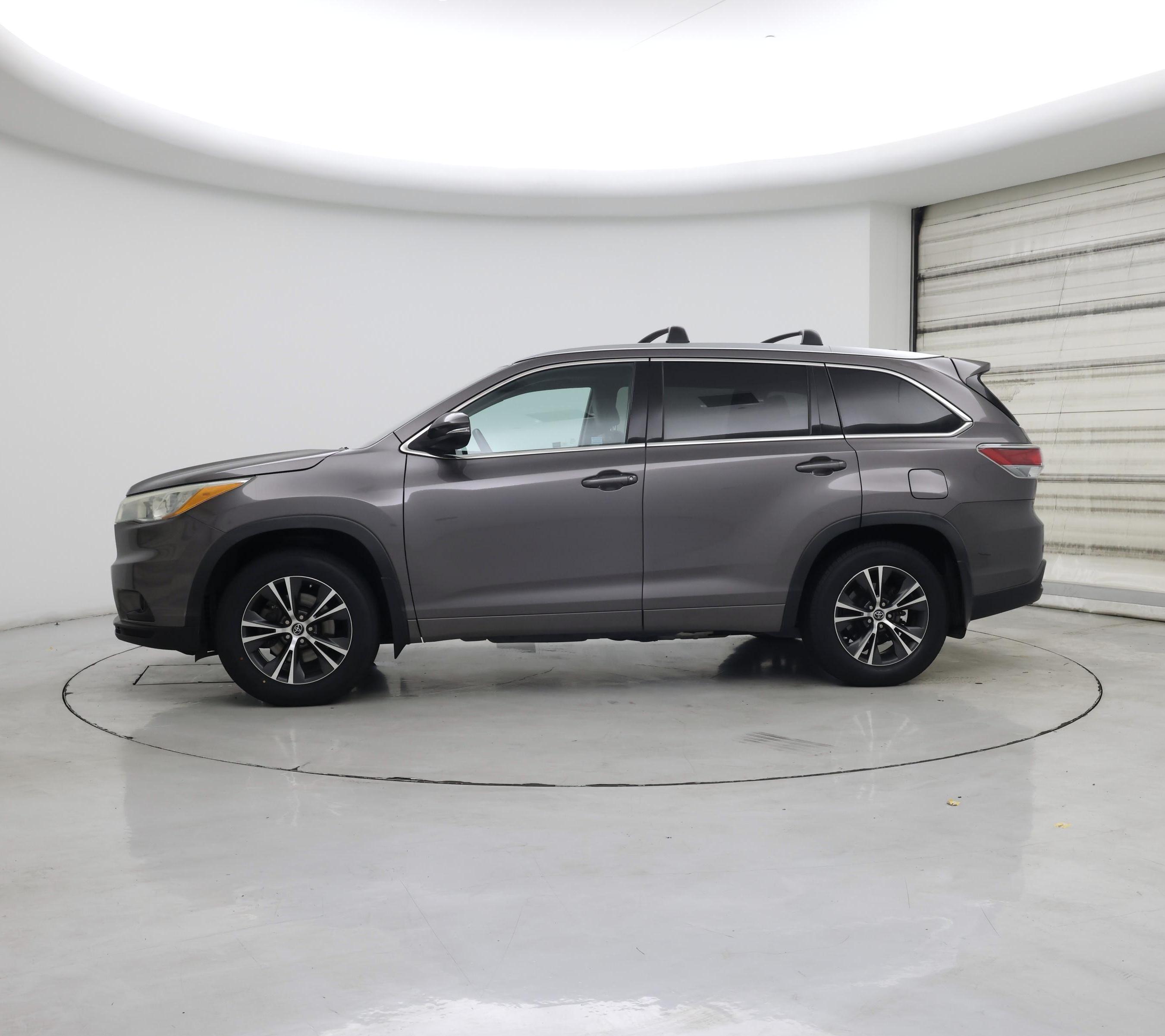 Thumbnail: 2016 Toyota Highlander - 3